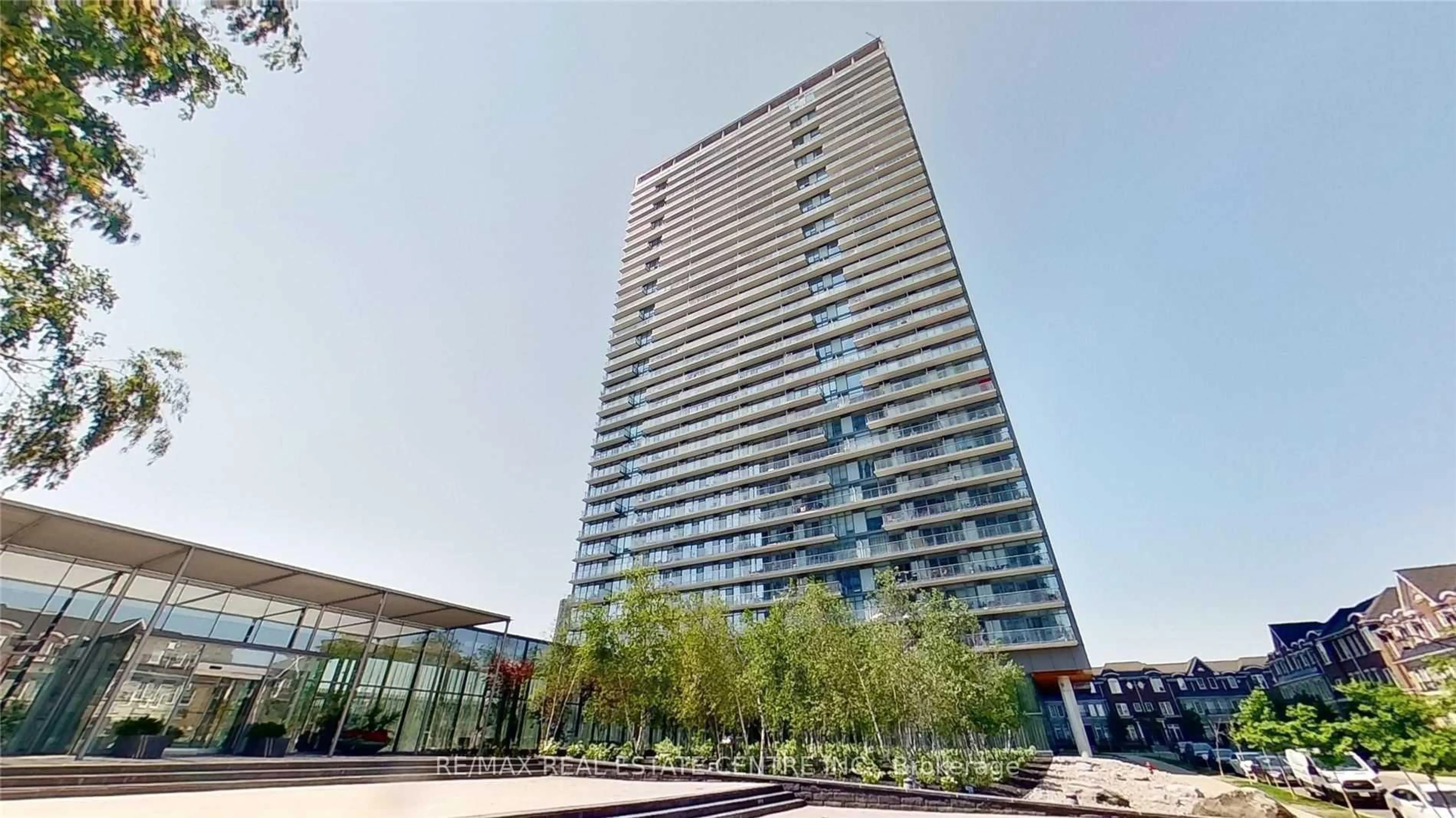 Indoor foyer for 105 The Queensway #1010, Toronto Ontario M6S 5B5