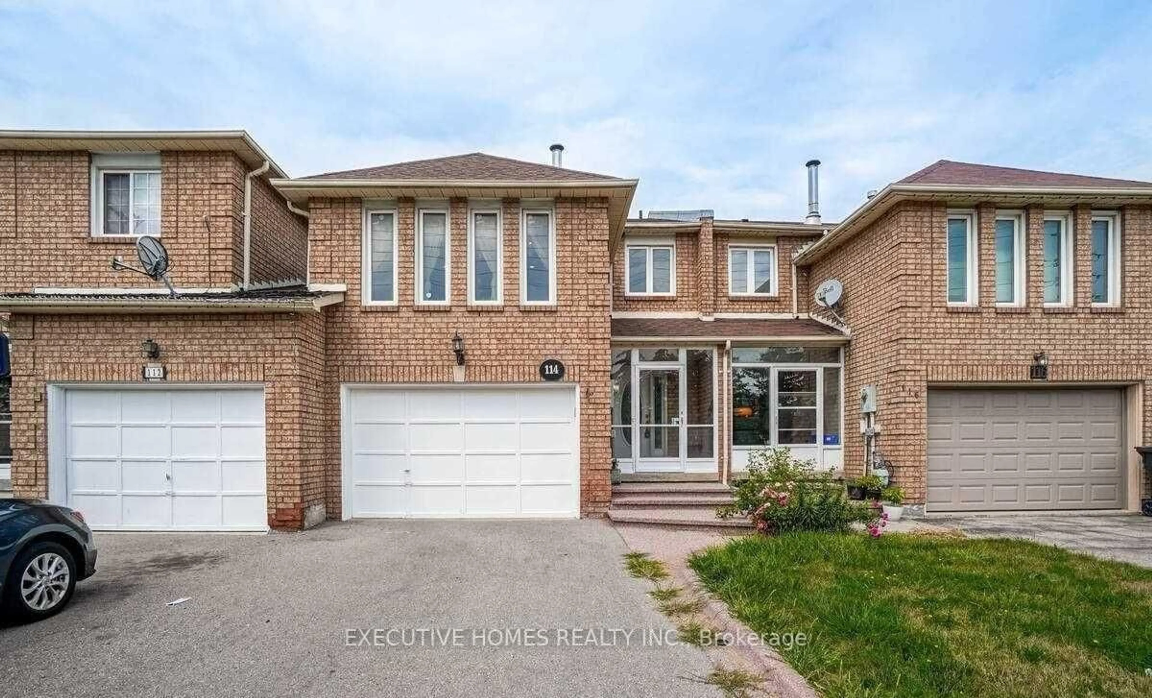 Home with brick exterior material, street for 114 Toba Cres, Brampton Ontario L6Z 4R9