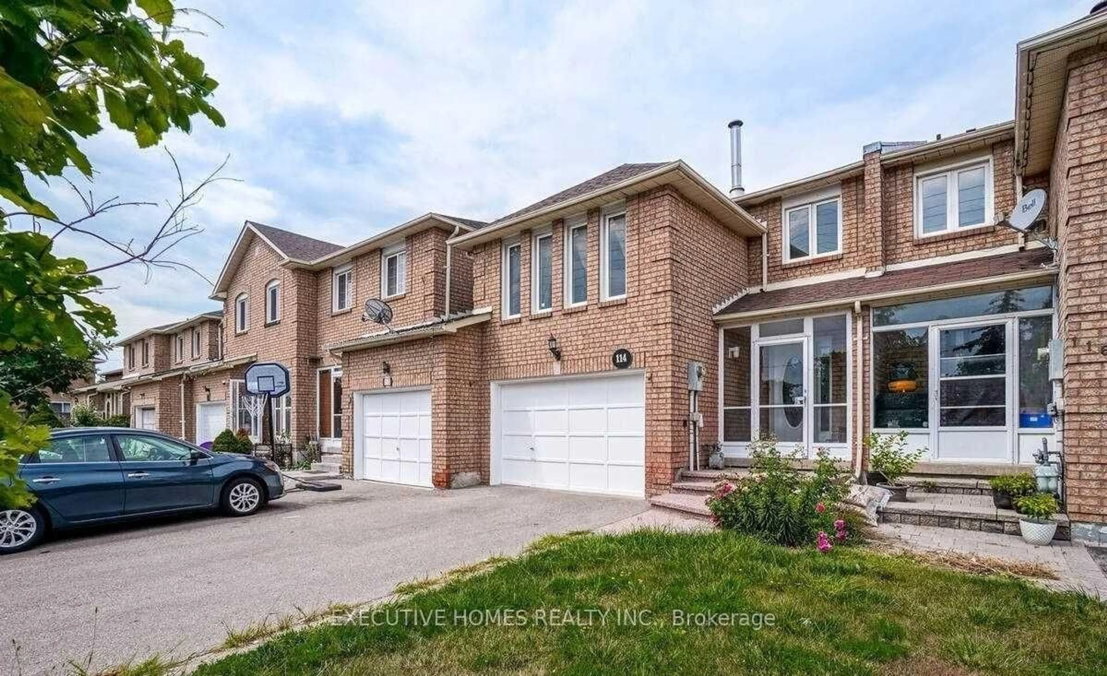 Home with brick exterior material, street for 114 Toba Cres, Brampton Ontario L6Z 4R9