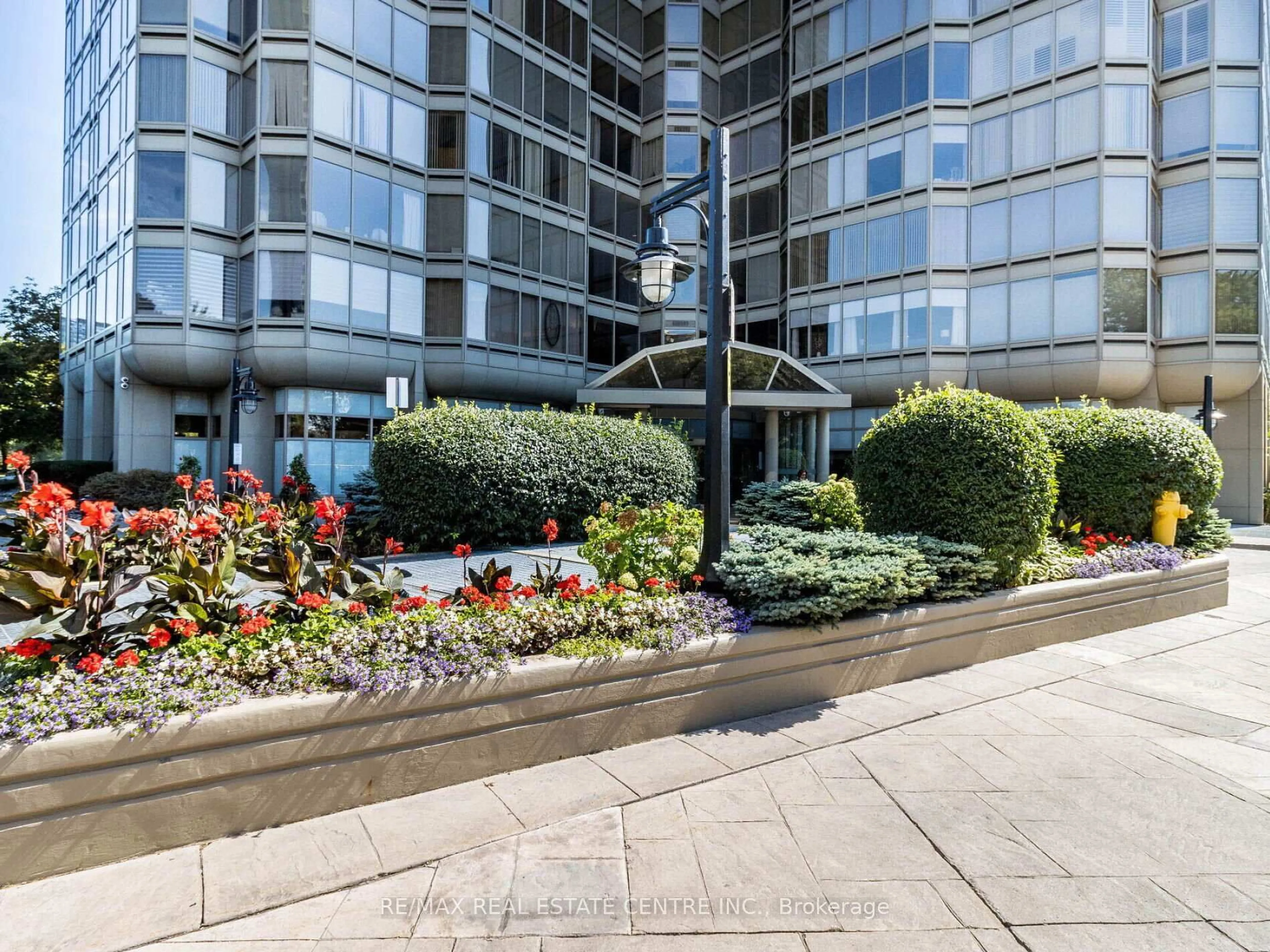 Indoor foyer for 1 Palace Pier Crt #2407, Toronto Ontario M8V 3W9