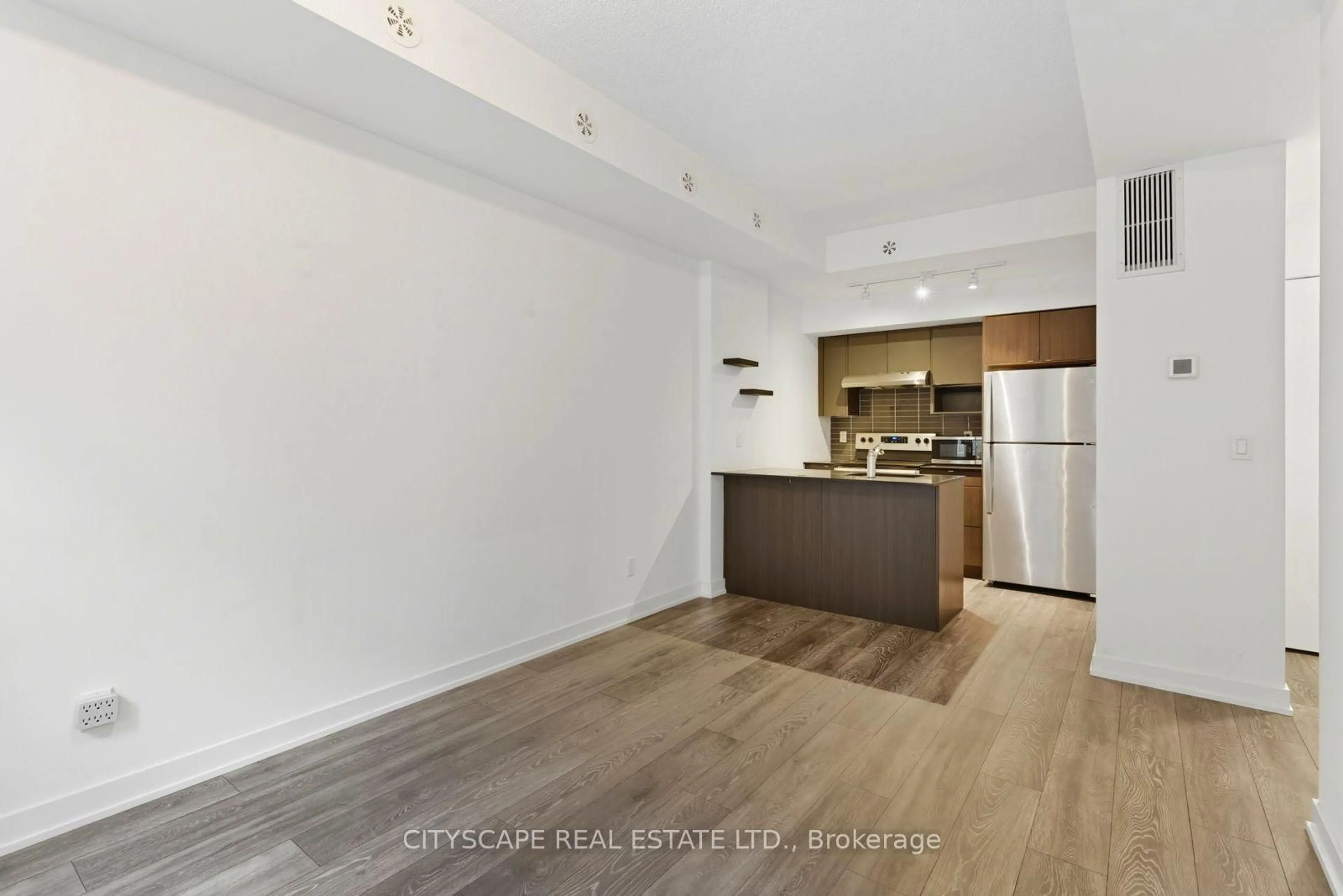Open concept kitchen, unknown for 1133 Cooke Blvd #818, Burlington Ontario L7T 0C3
