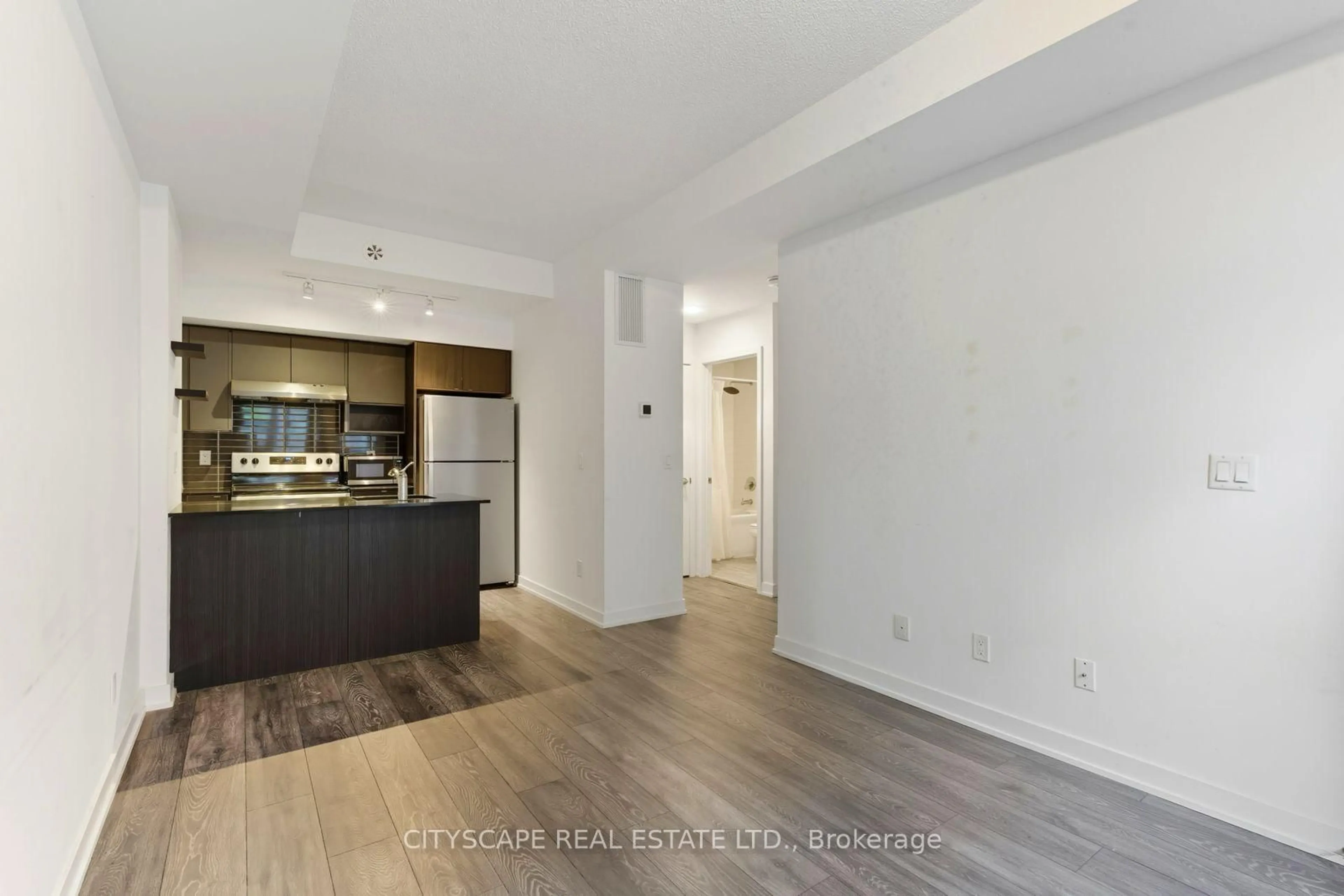 Unknown for 1133 Cooke Blvd #818, Burlington Ontario L7T 0C3