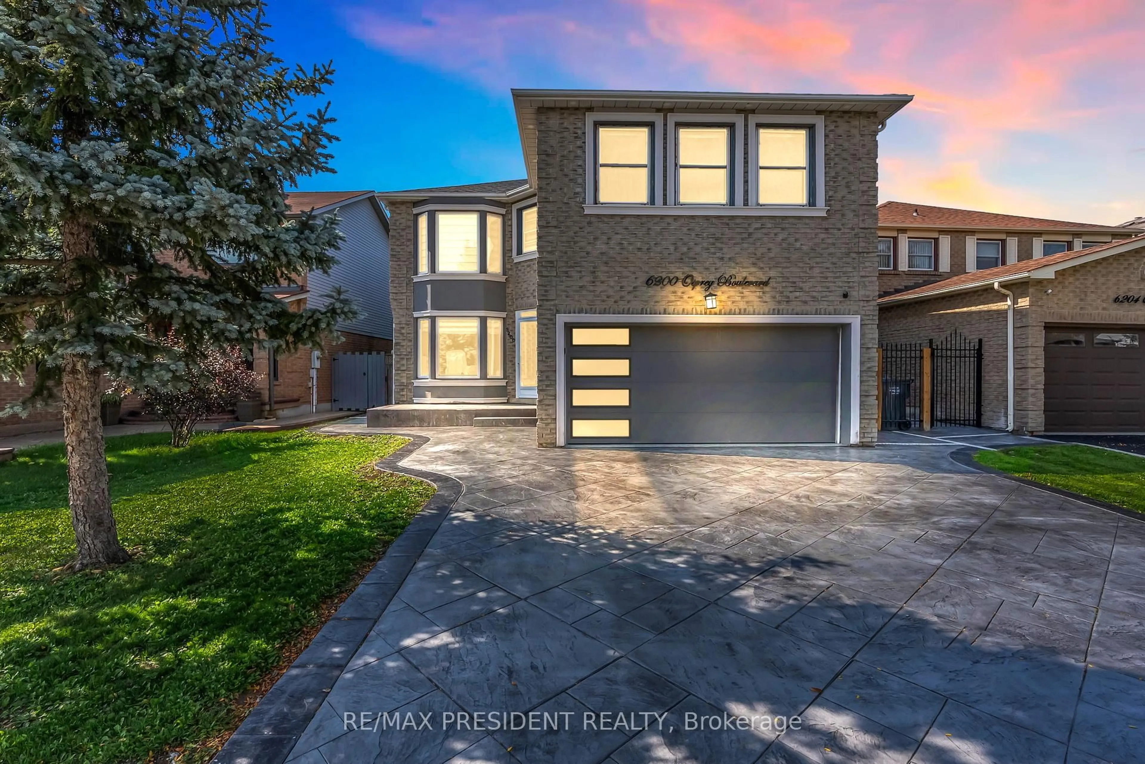 Home with brick exterior material, street for 6200 Osprey Blvd, Mississauga Ontario L5N 5W4