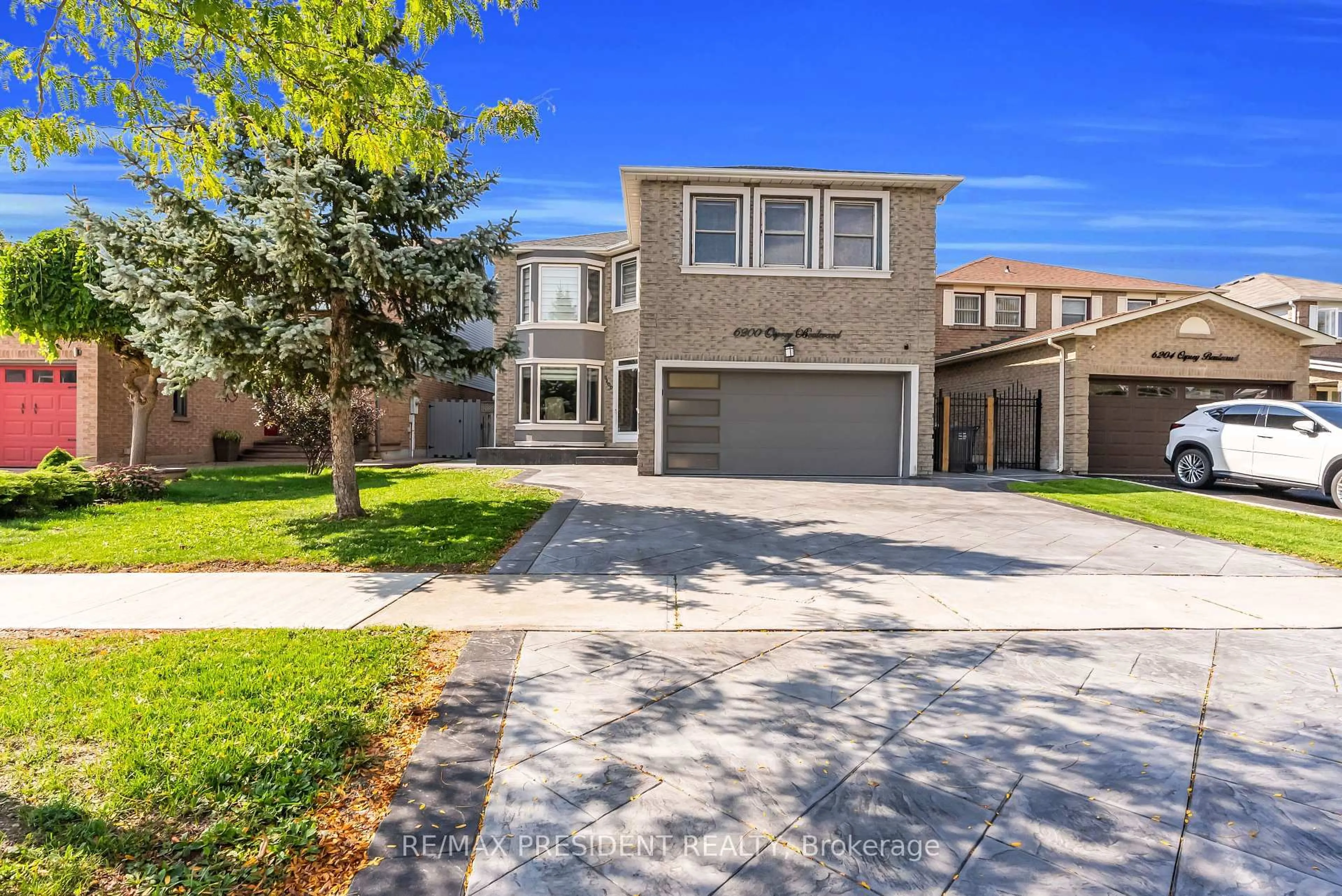 Home with brick exterior material, street for 6200 Osprey Blvd, Mississauga Ontario L5N 5W4