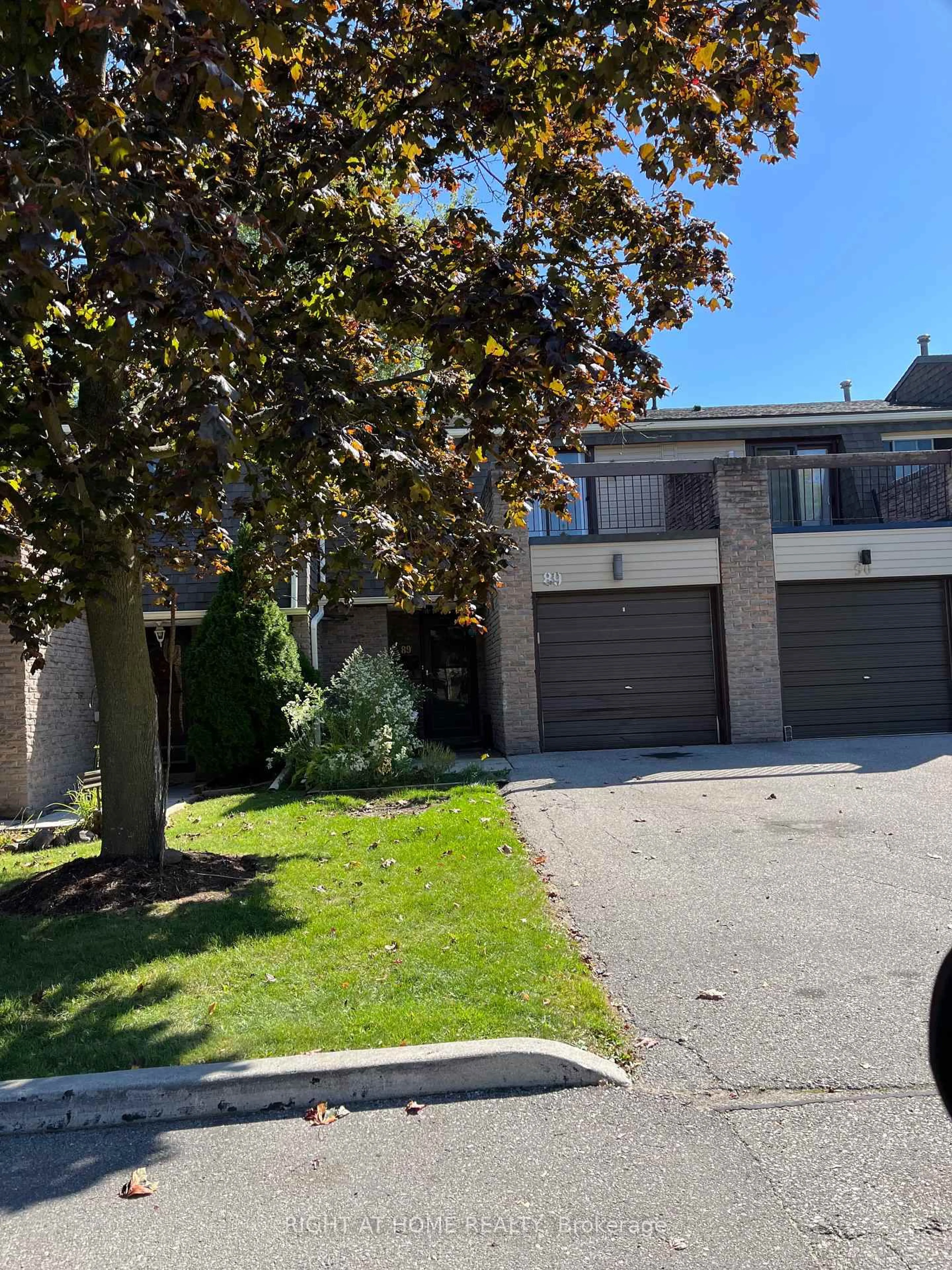 A pic from outside/outdoor area/front of a property/back of a property/a pic from drone, street for 7430 Copenhagen Rd #89, Mississauga Ontario L5N 2C4