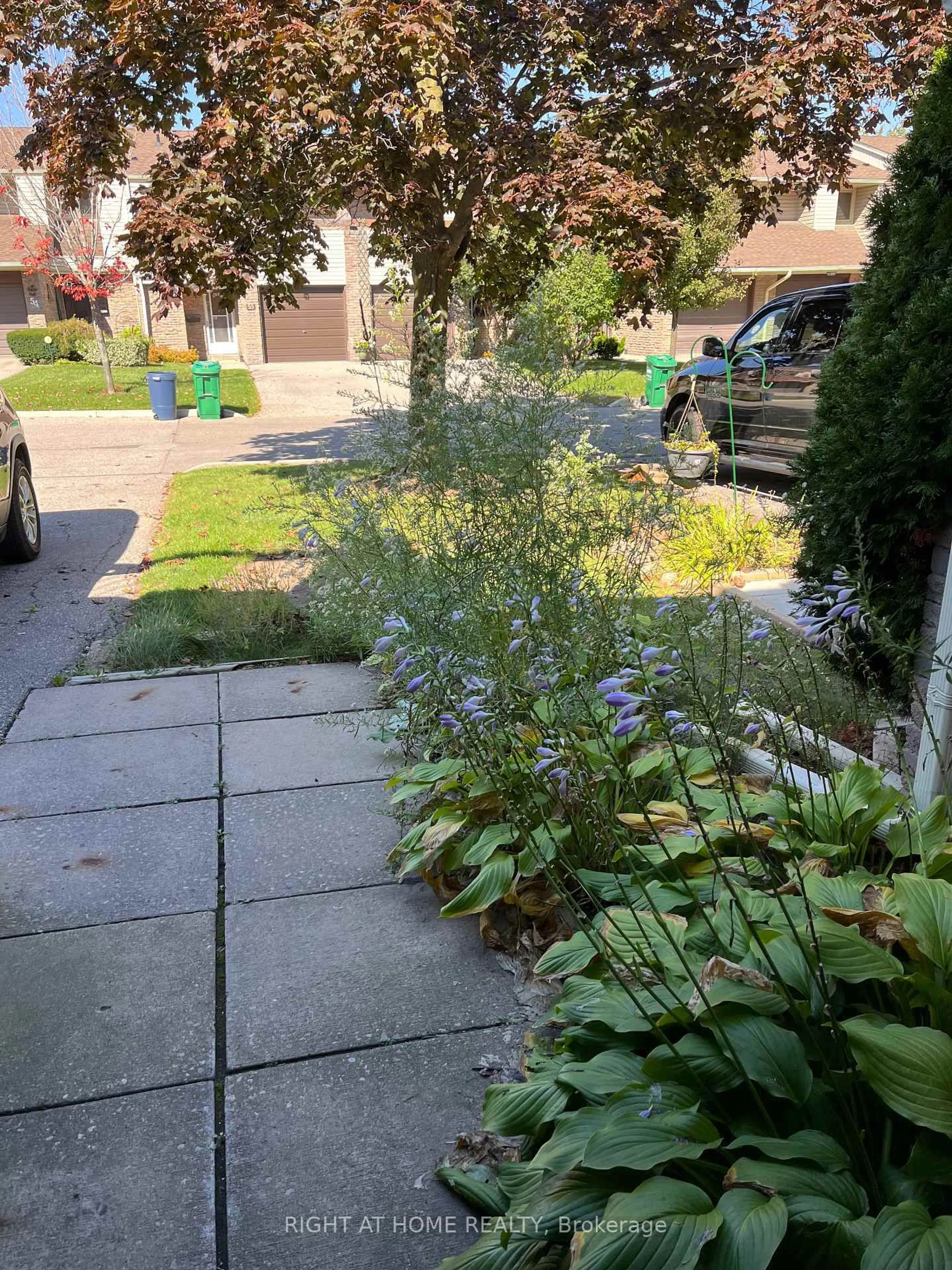 A pic from outside/outdoor area/front of a property/back of a property/a pic from drone, street for 7430 Copenhagen Rd #89, Mississauga Ontario L5N 2C4