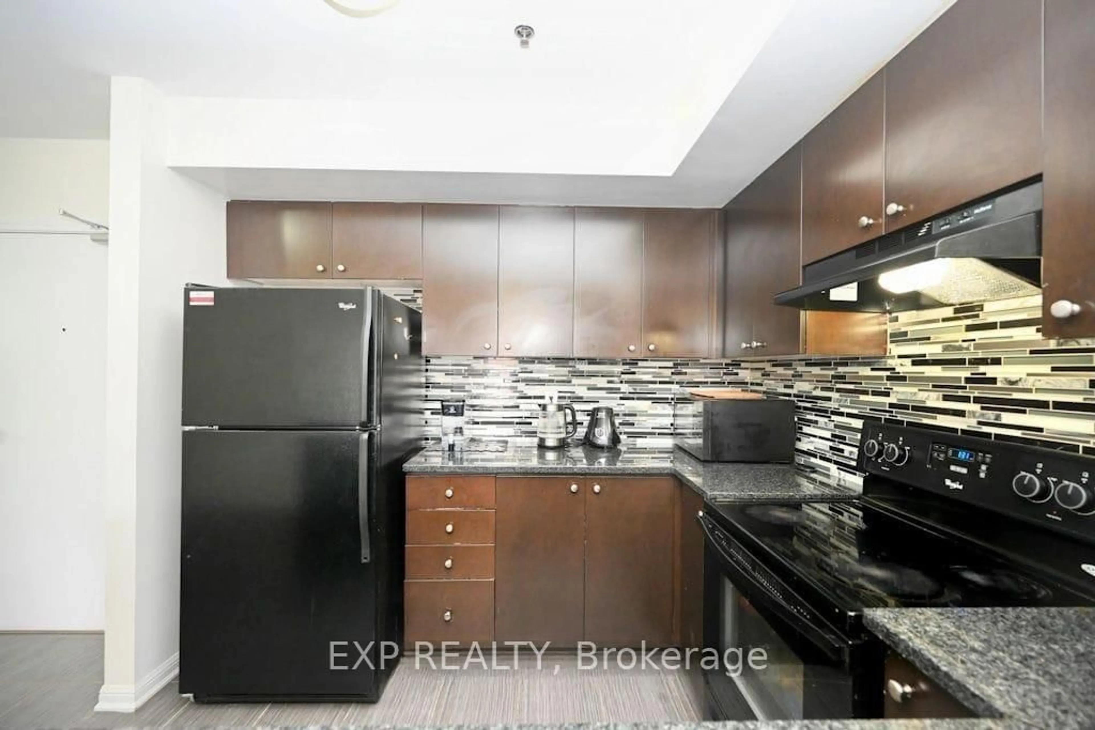 Standard kitchen, ceramic/tile floor for 70 Baycliffe Cres #301, Brampton Ontario L7A 3Z4