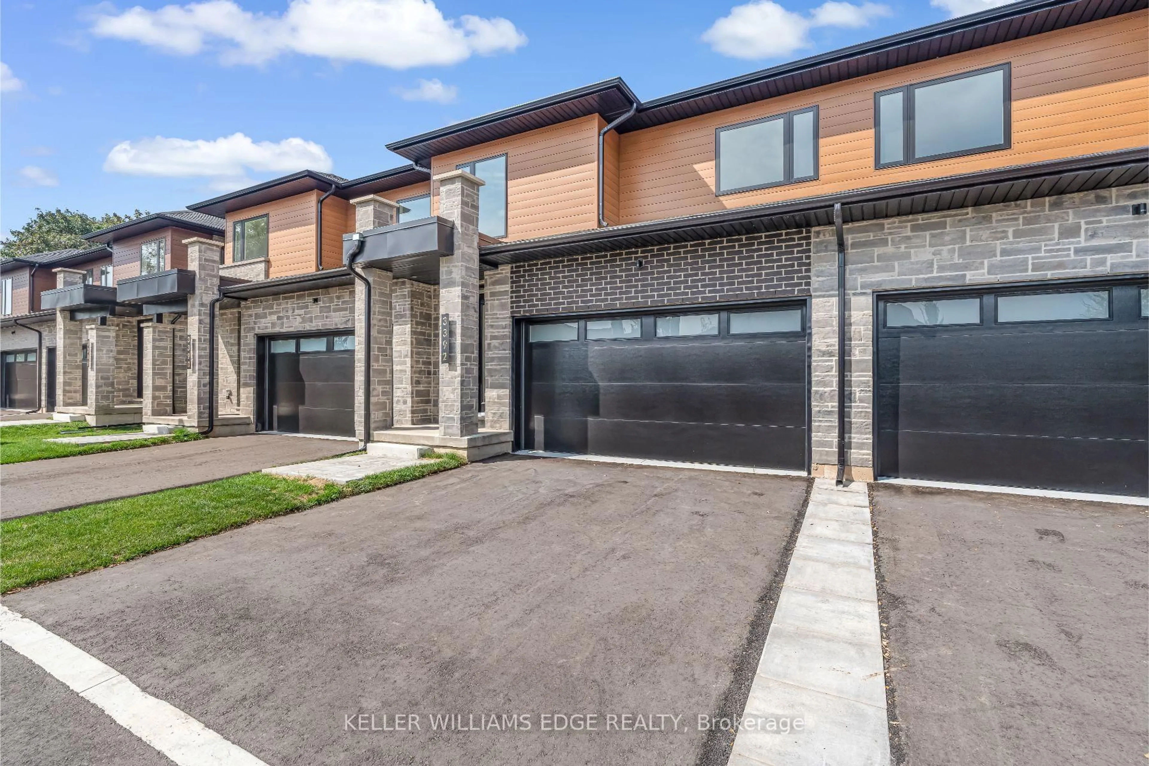 Home with brick exterior material, street for 2154 Walkers Line #5, Burlington Ontario L7M 3R9