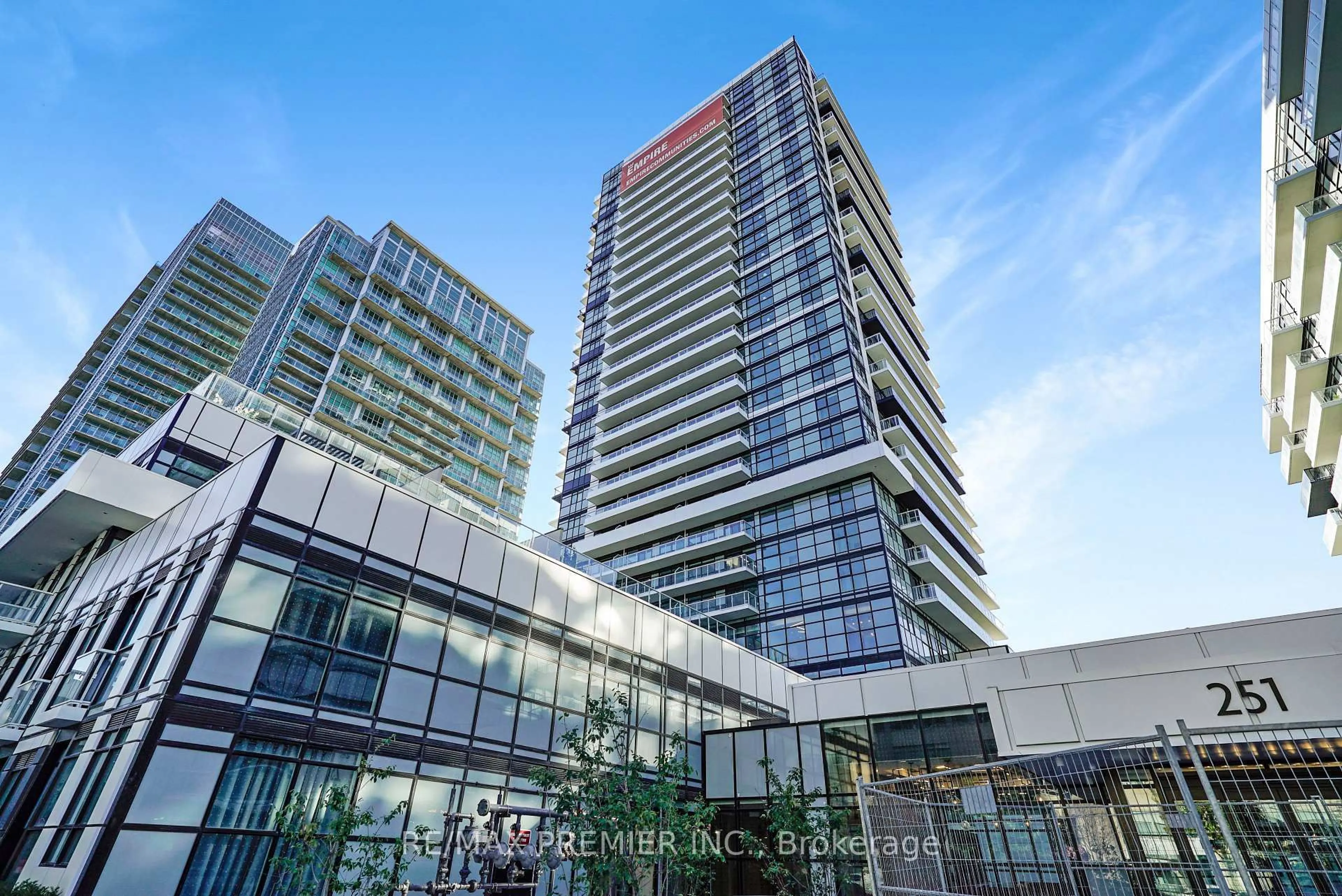 Indoor foyer for 251 Manitoba St #406, Toronto Ontario M8Y 0C7