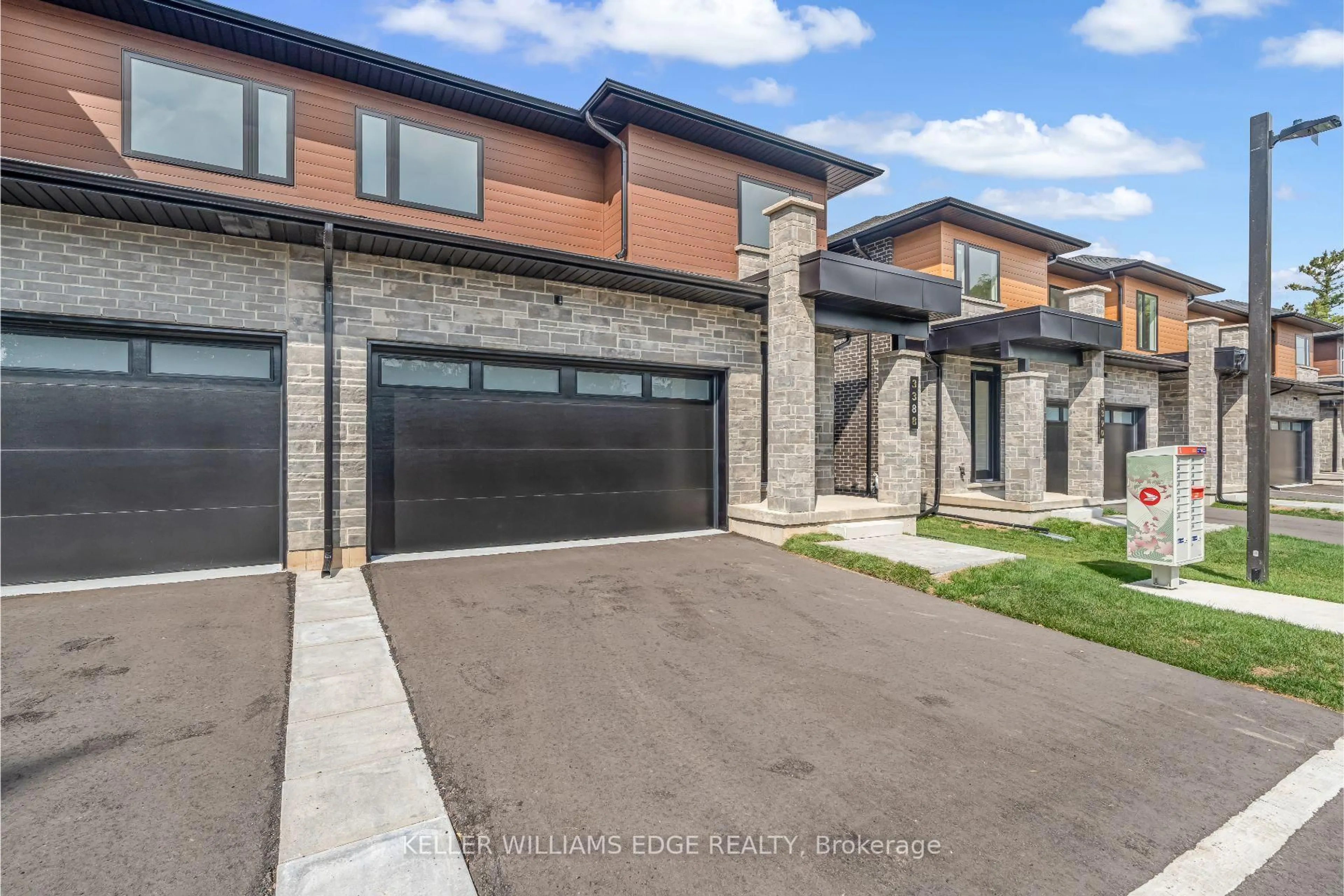 Home with brick exterior material, street for 2154 Walkers Line #7, Burlington Ontario L7M 3R9