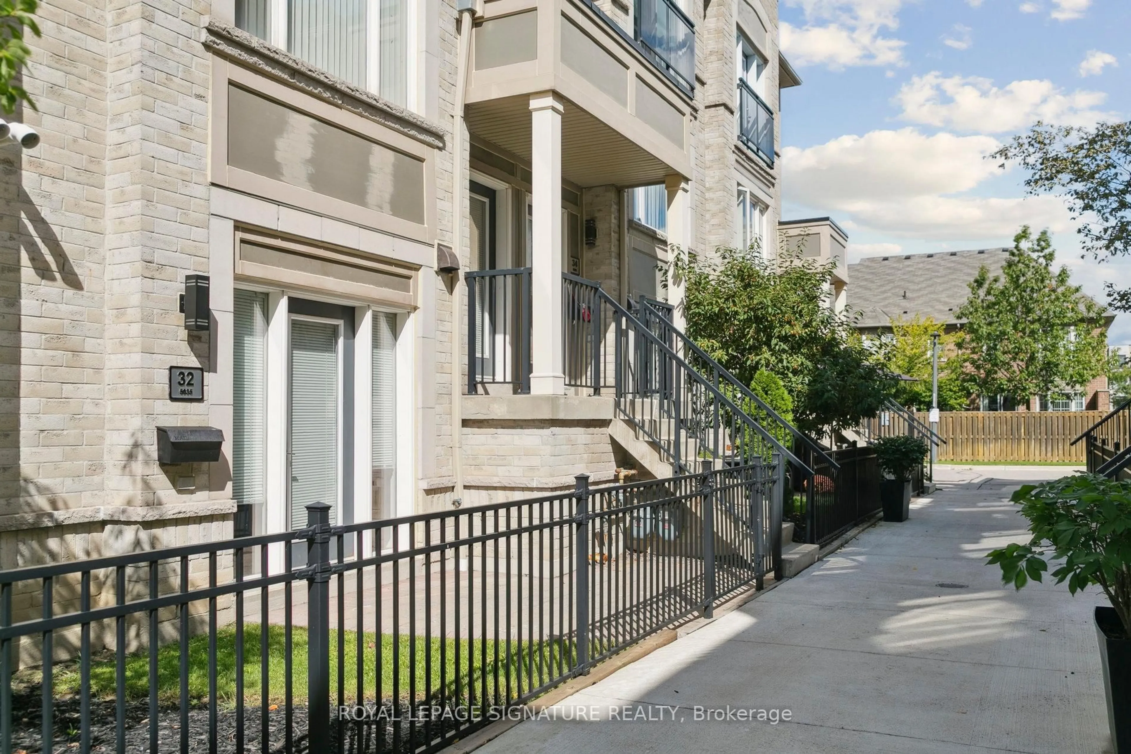 Unknown for 5035 Oscar Peterson Blvd #32, Mississauga Ontario L5M 0P4