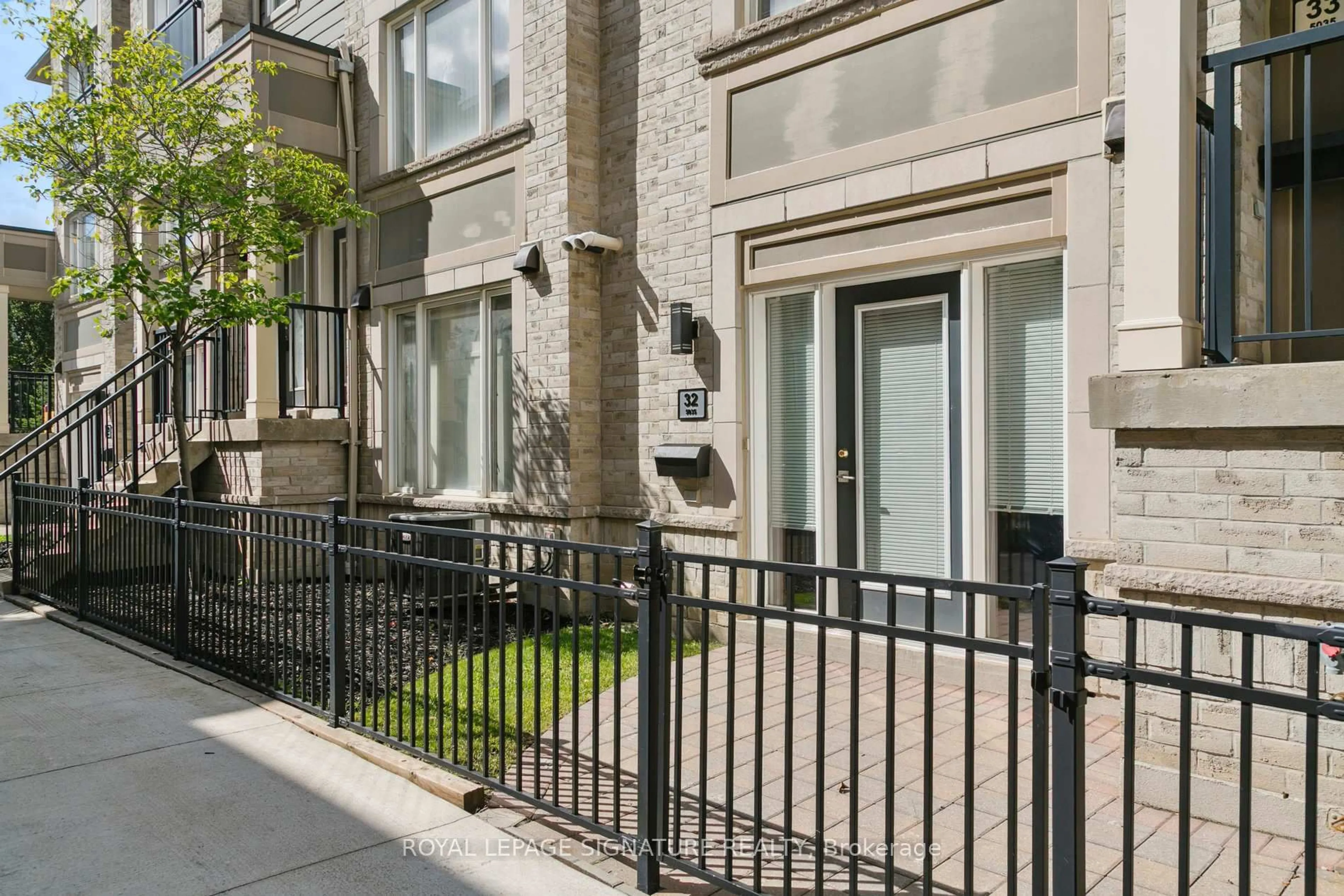 Unknown for 5035 Oscar Peterson Blvd #32, Mississauga Ontario L5M 0P4