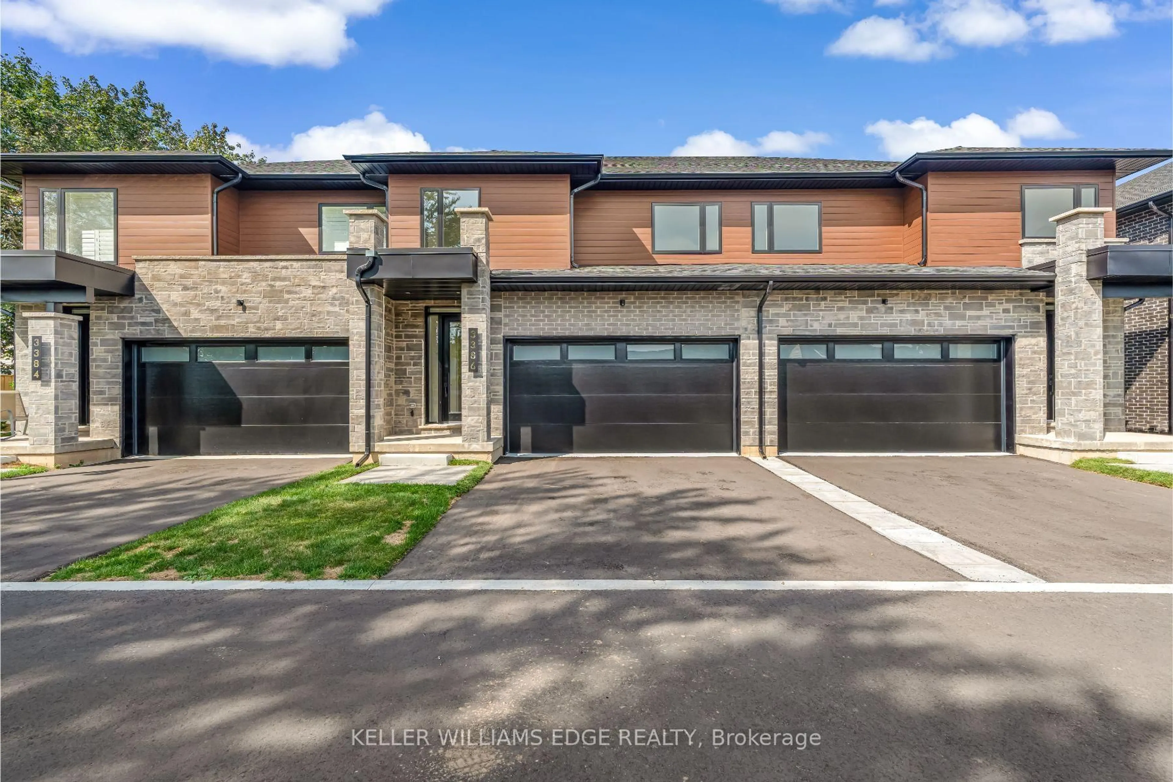 Home with brick exterior material, street for 2154 Walkers Line #8, Burlington Ontario L7M 3R9