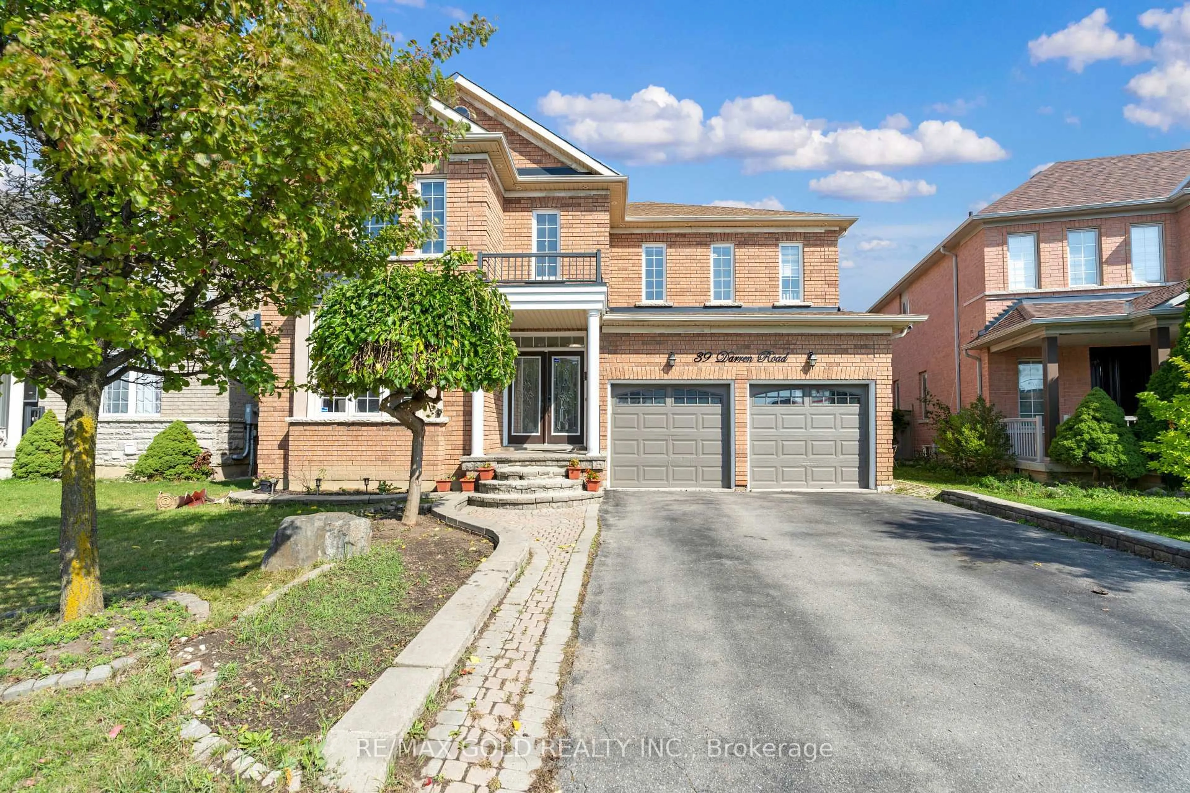 Home with brick exterior material, street for 39 Darren Rd, Brampton Ontario L6P 1Z5