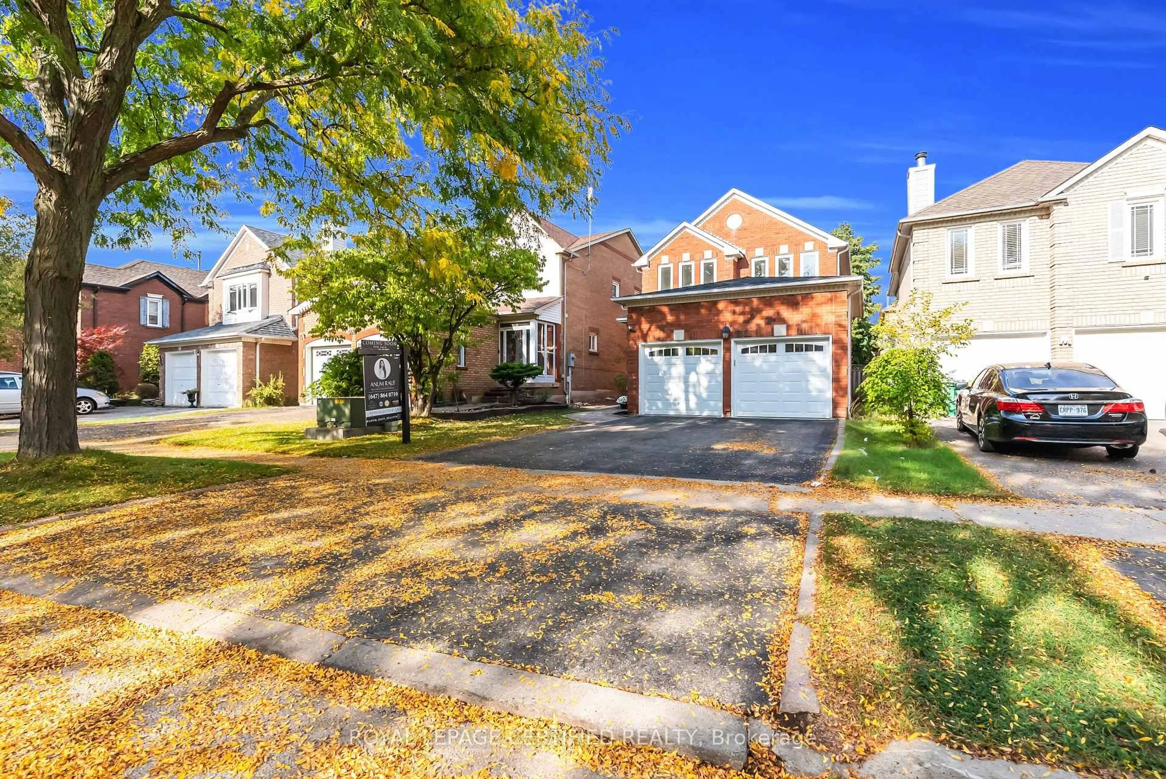 Home with brick exterior material, street for 5513 Holbrook Rd, Mississauga Ontario L5M 5G3