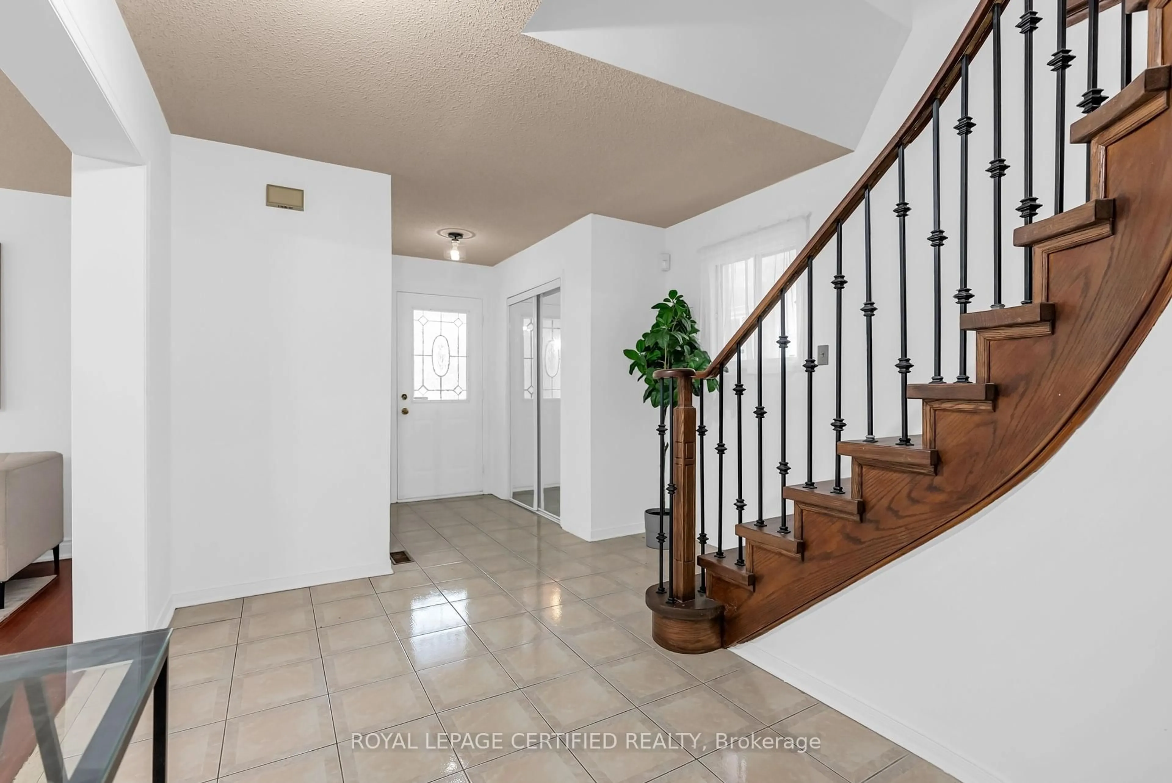 Unknown for 5513 Holbrook Rd, Mississauga Ontario L5M 5G3