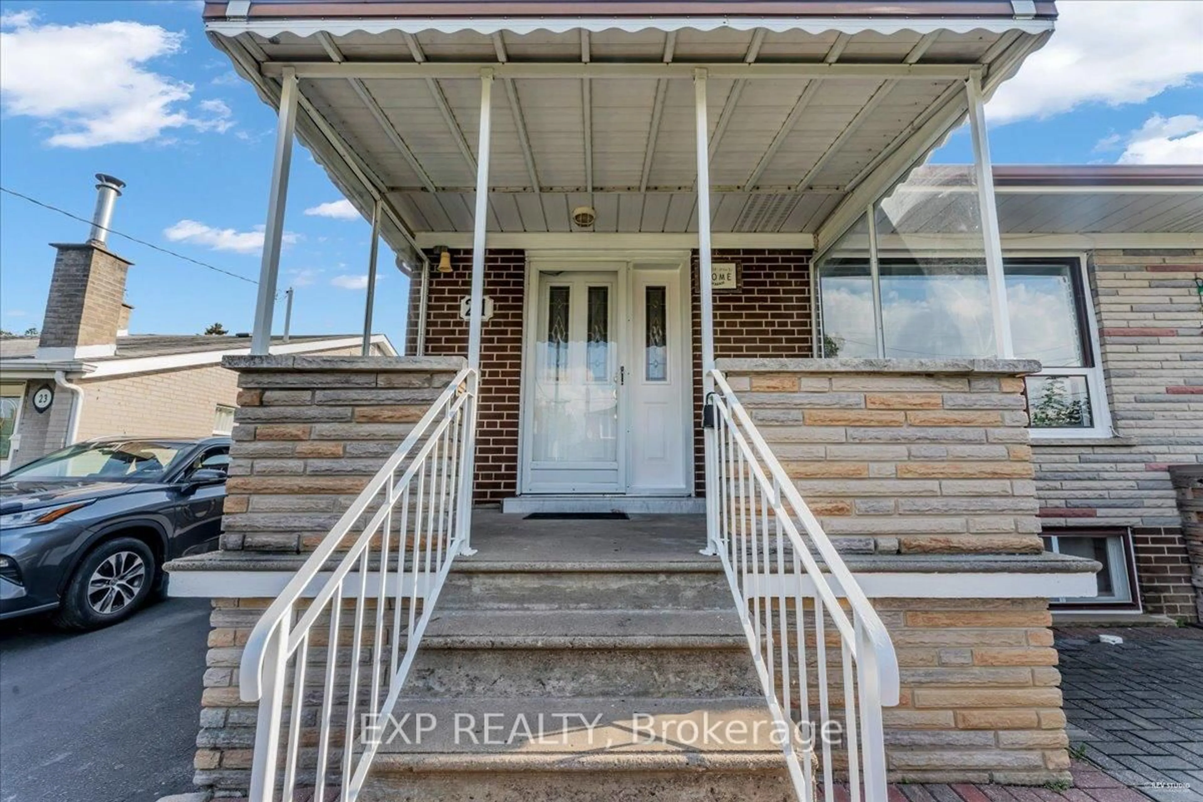 Indoor entryway for 21 Kanarick Cres, Toronto Ontario M3L 1P3