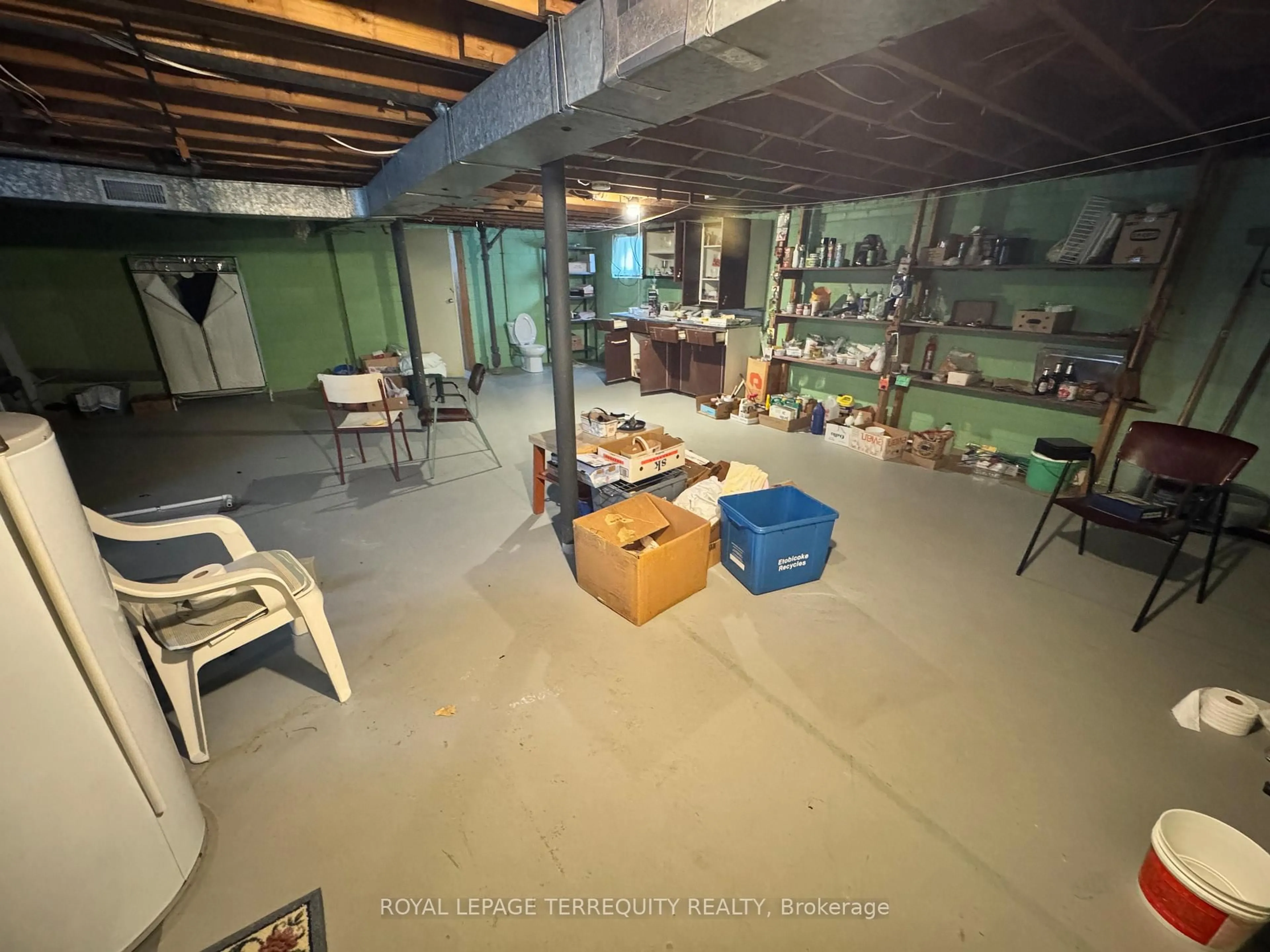 A pic of a room for 10 Restever Gate, Toronto Ontario M9W 4B9