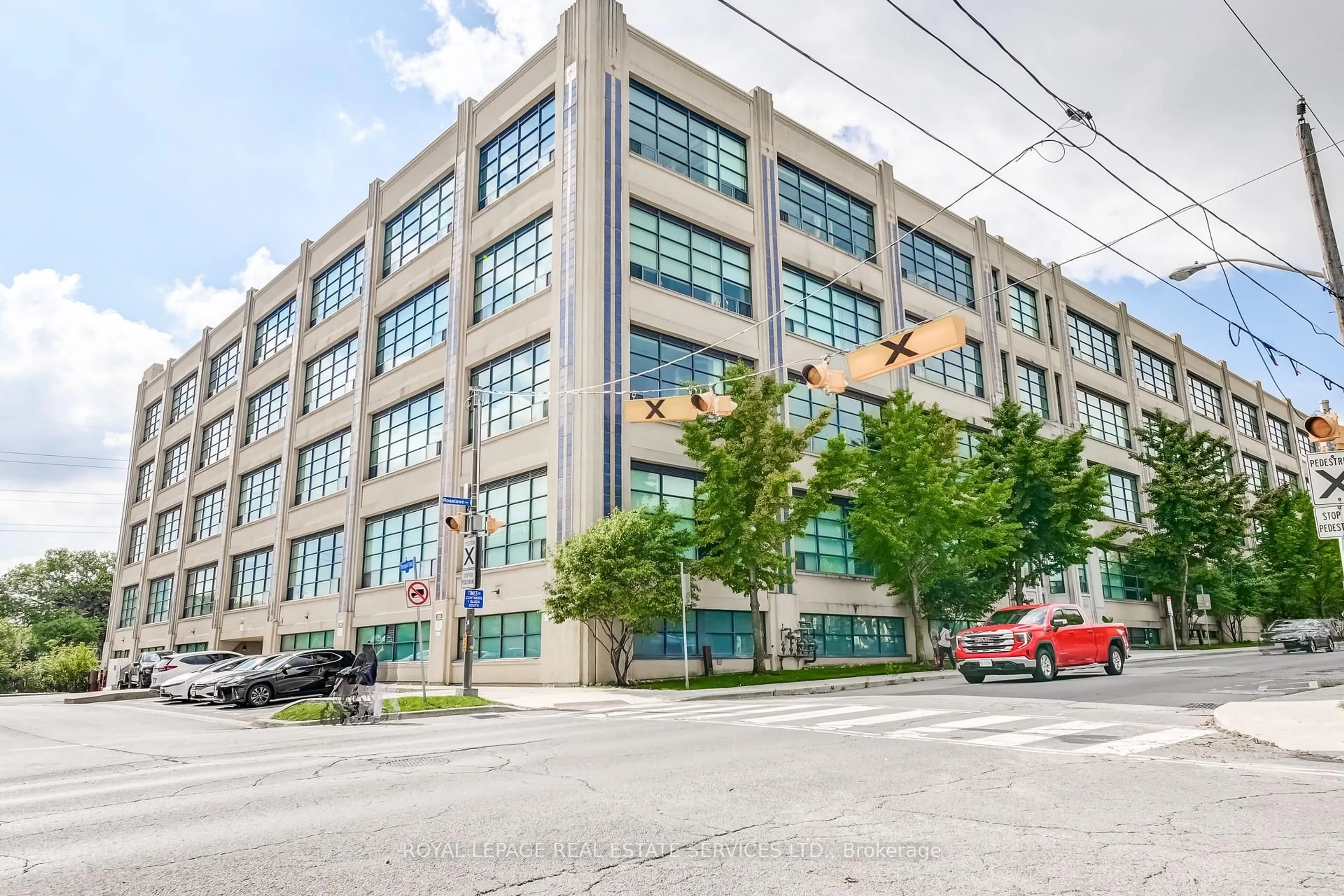 Unknown for 1001 Roselawn Ave #126, Toronto Ontario M6B 4M4