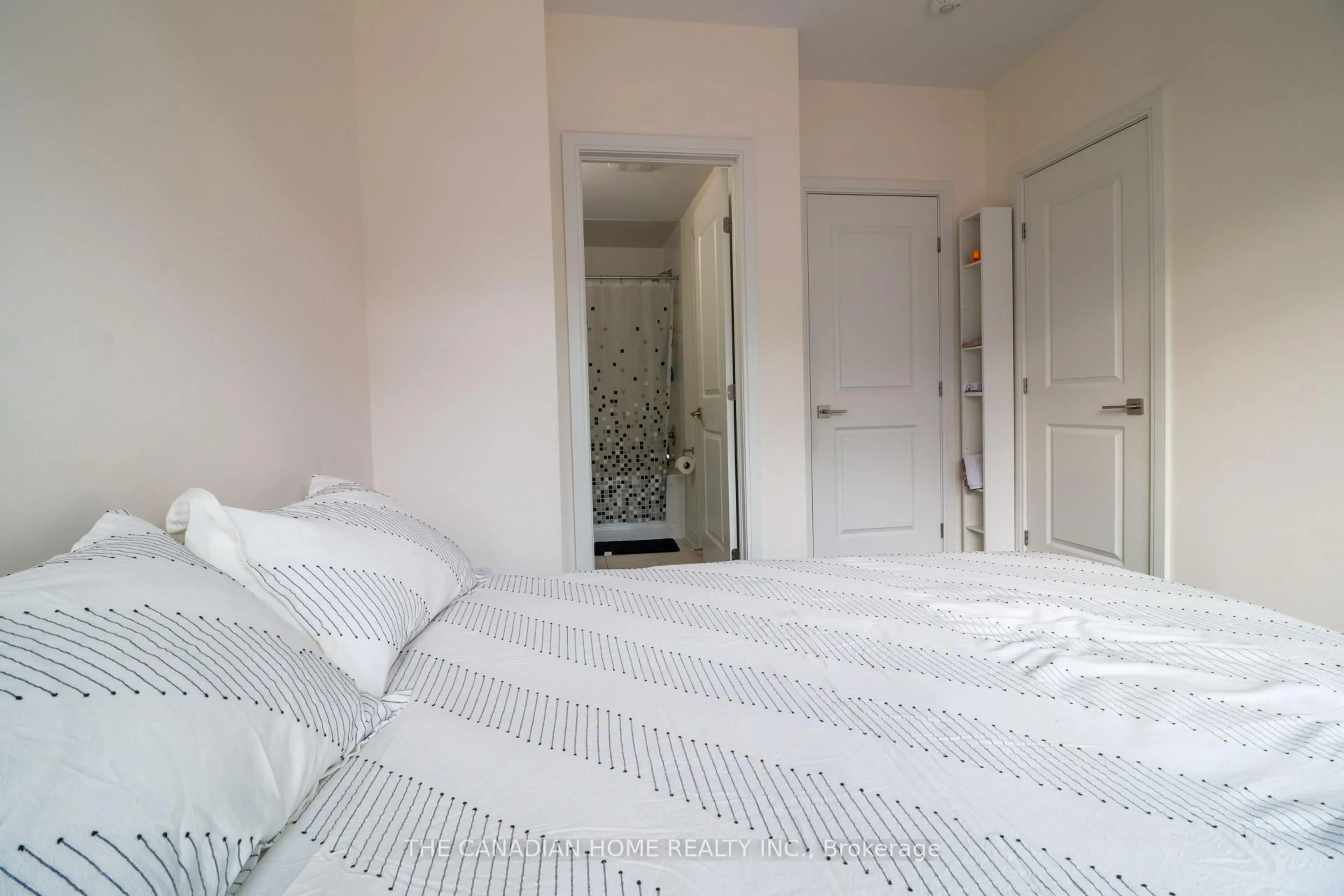 A pic of a room for 433 Veterans Dr, Brampton Ontario L7A 4Z1