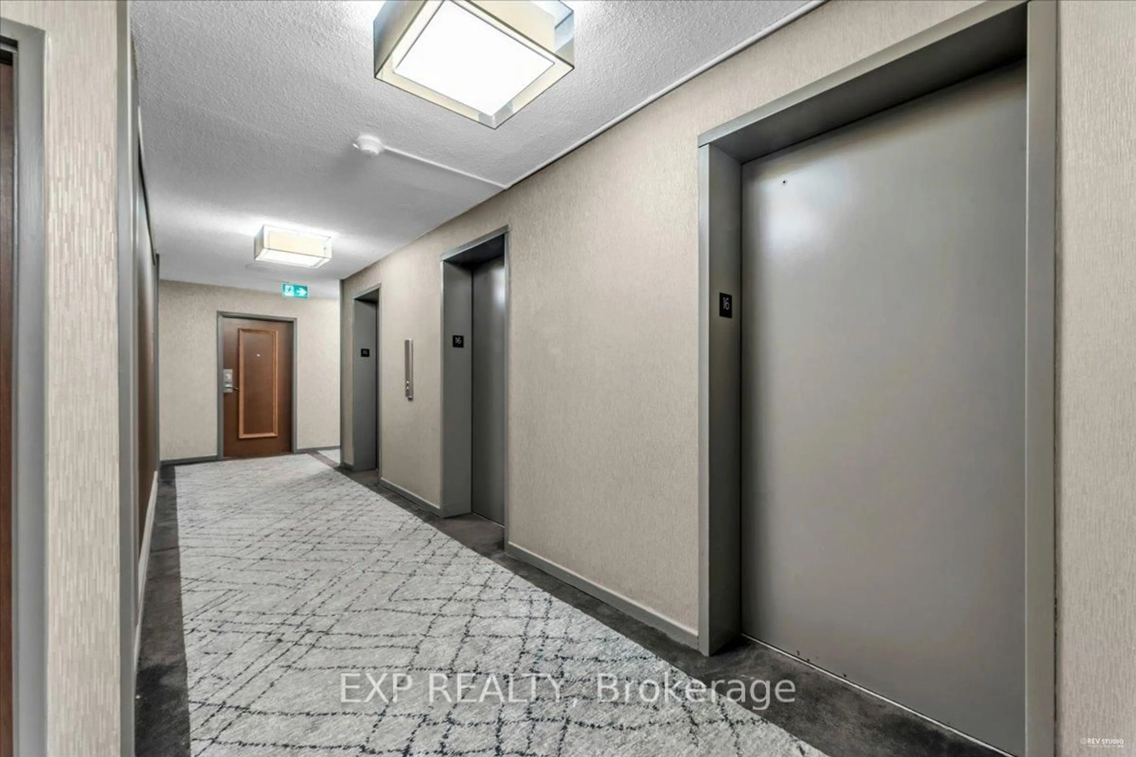 Indoor foyer for 135 Marlee Ave #1603, Toronto Ontario M6B 4C6