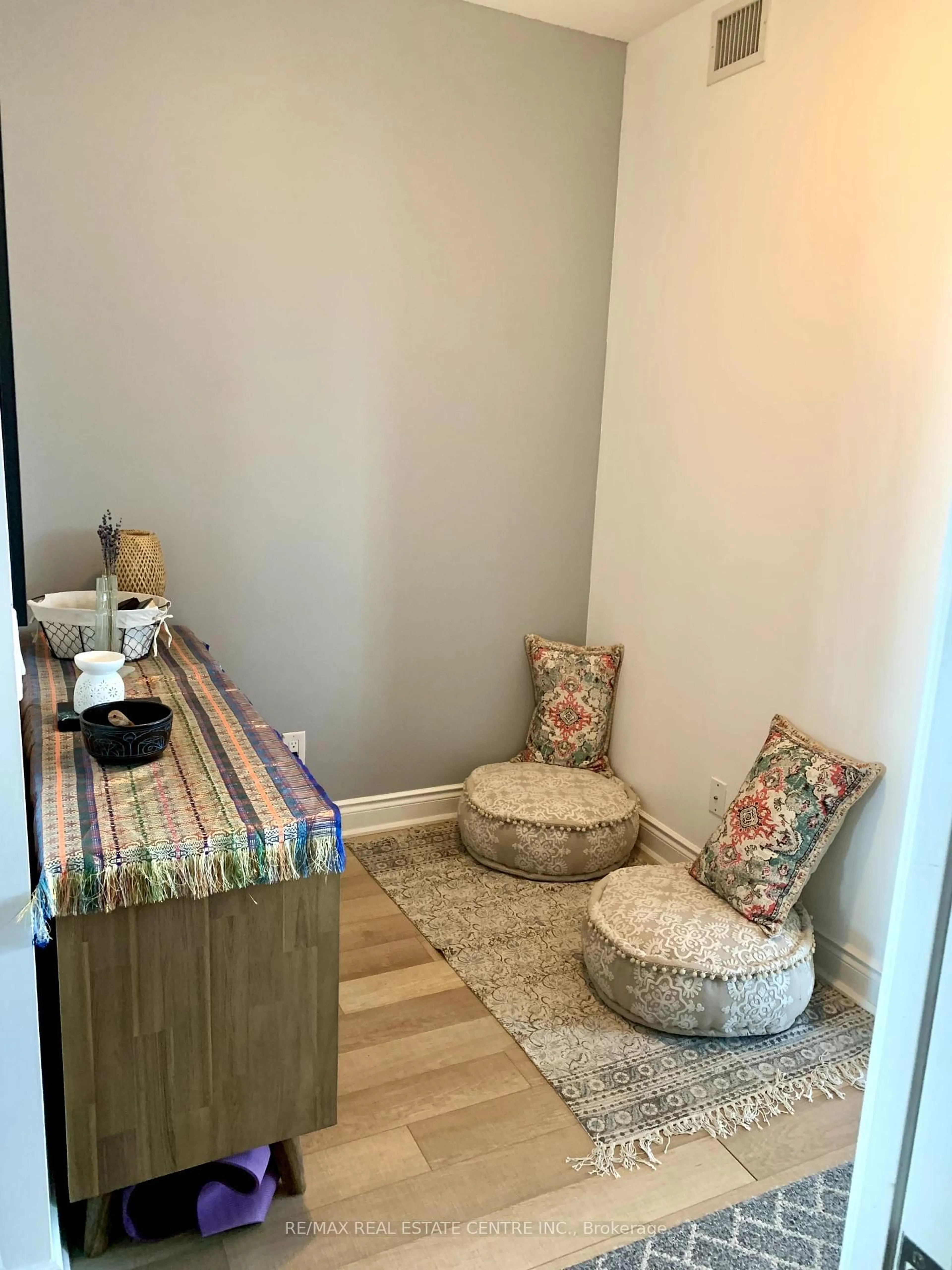 A pic of a room for 80 Marine Parade Dr #1906, Toronto Ontario M8V 0A3