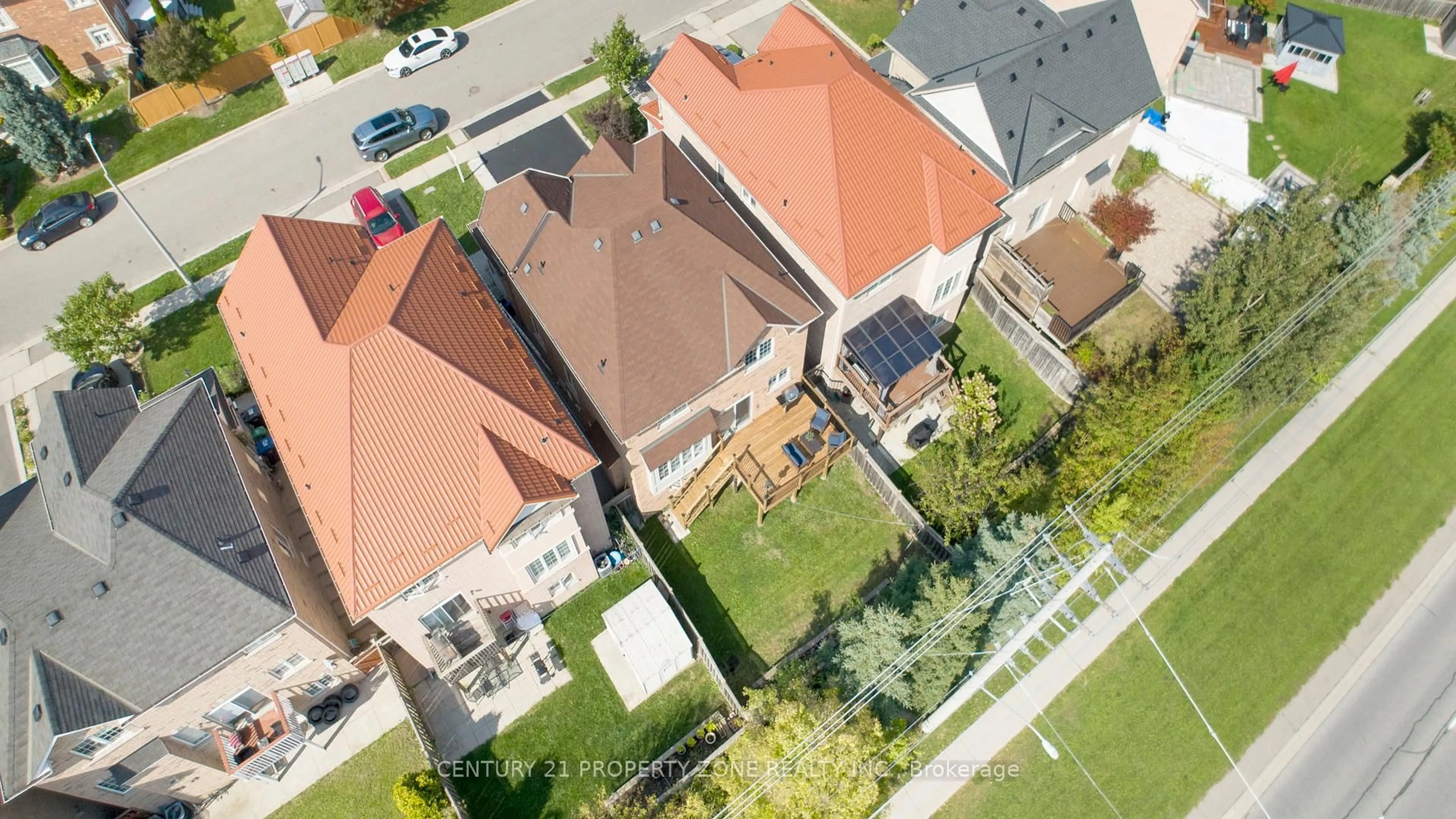 A pic from outside/outdoor area/front of a property/back of a property/a pic from drone, street for 42 Spotted Owl Cres, Brampton Ontario L7A 0H9