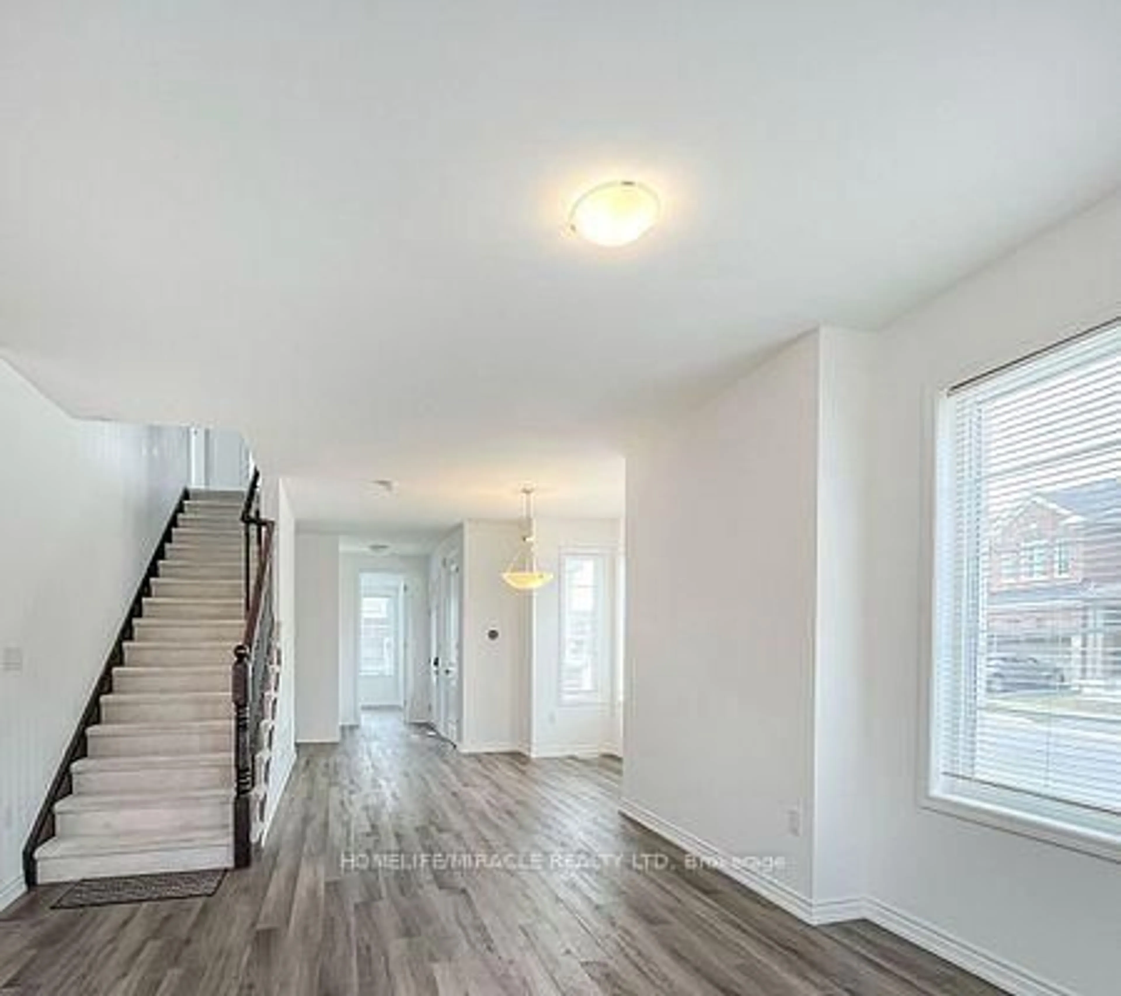 Indoor entryway for 1270 Redbud Garden, Milton Ontario L9E 1R8
