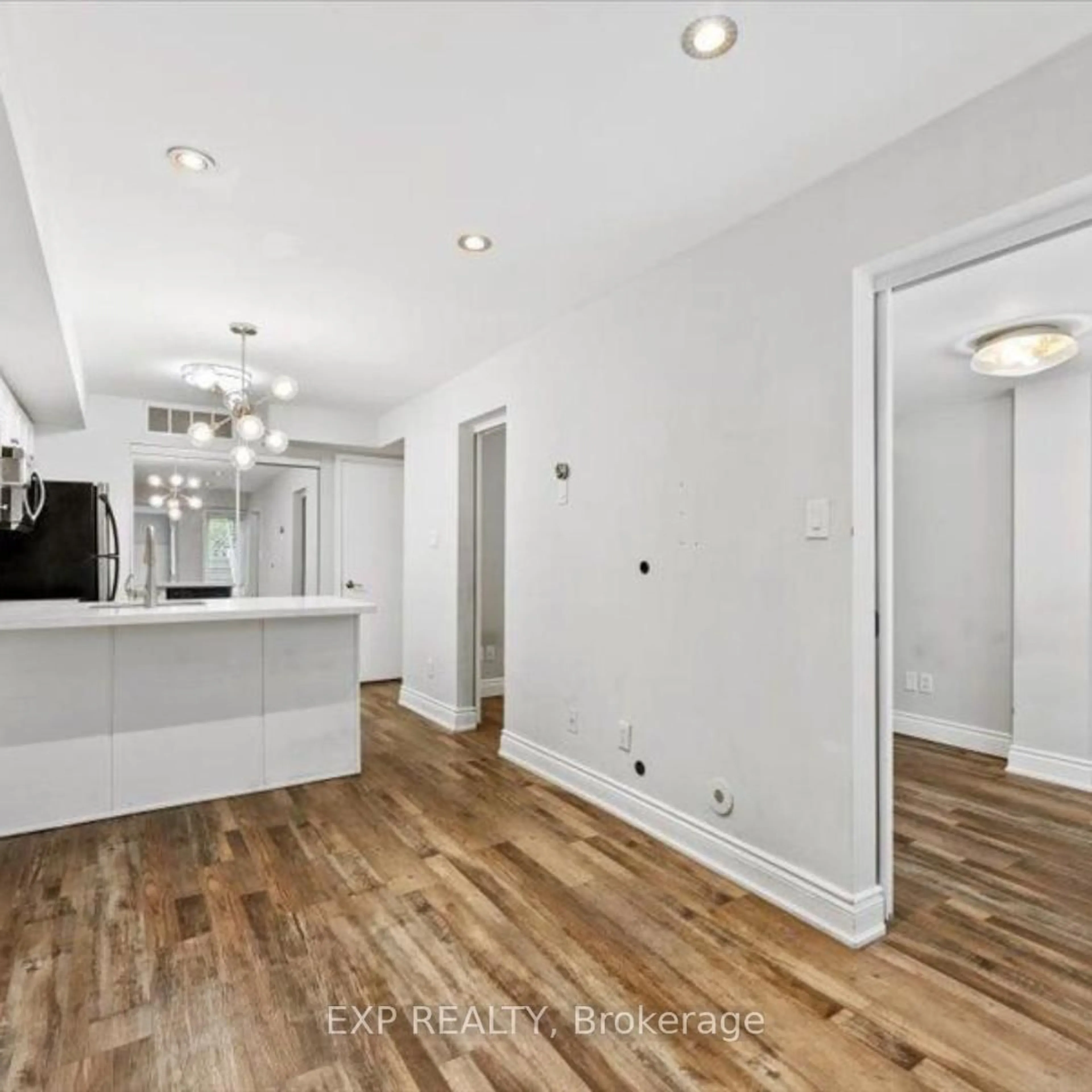 Unknown for 10 Laidlaw St #Th725, Toronto Ontario M6K 1X2
