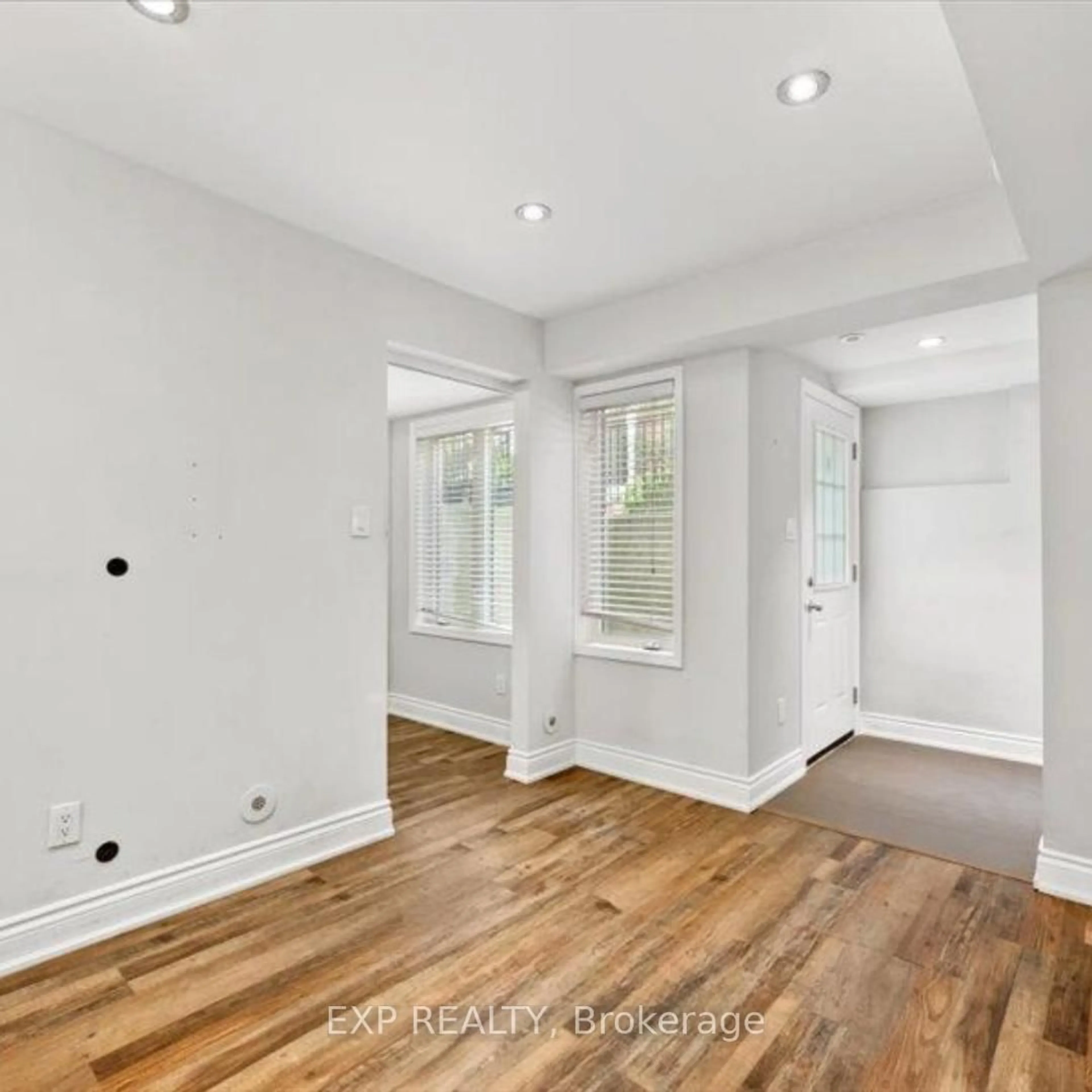 A pic of a room for 10 Laidlaw St #Th725, Toronto Ontario M6K 1X2