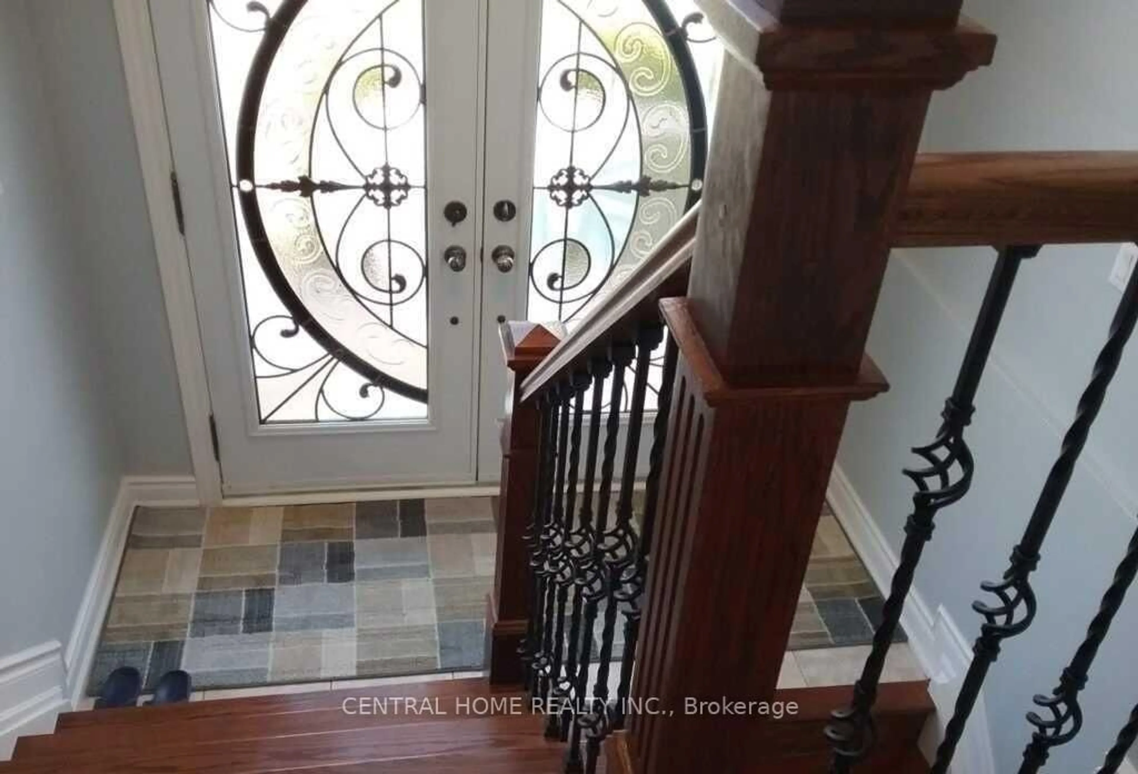 Indoor entryway for 59 Blaney Cres, Toronto Ontario M3N 1L3