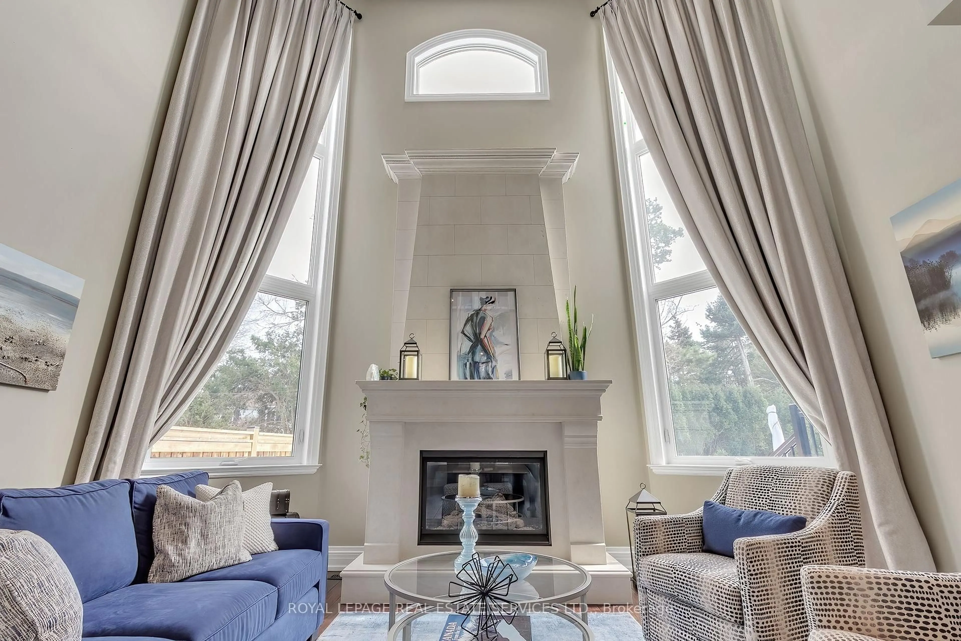 Living room with furniture, unknown for 384 Rebecca St, Oakville Ontario L6K 1K6