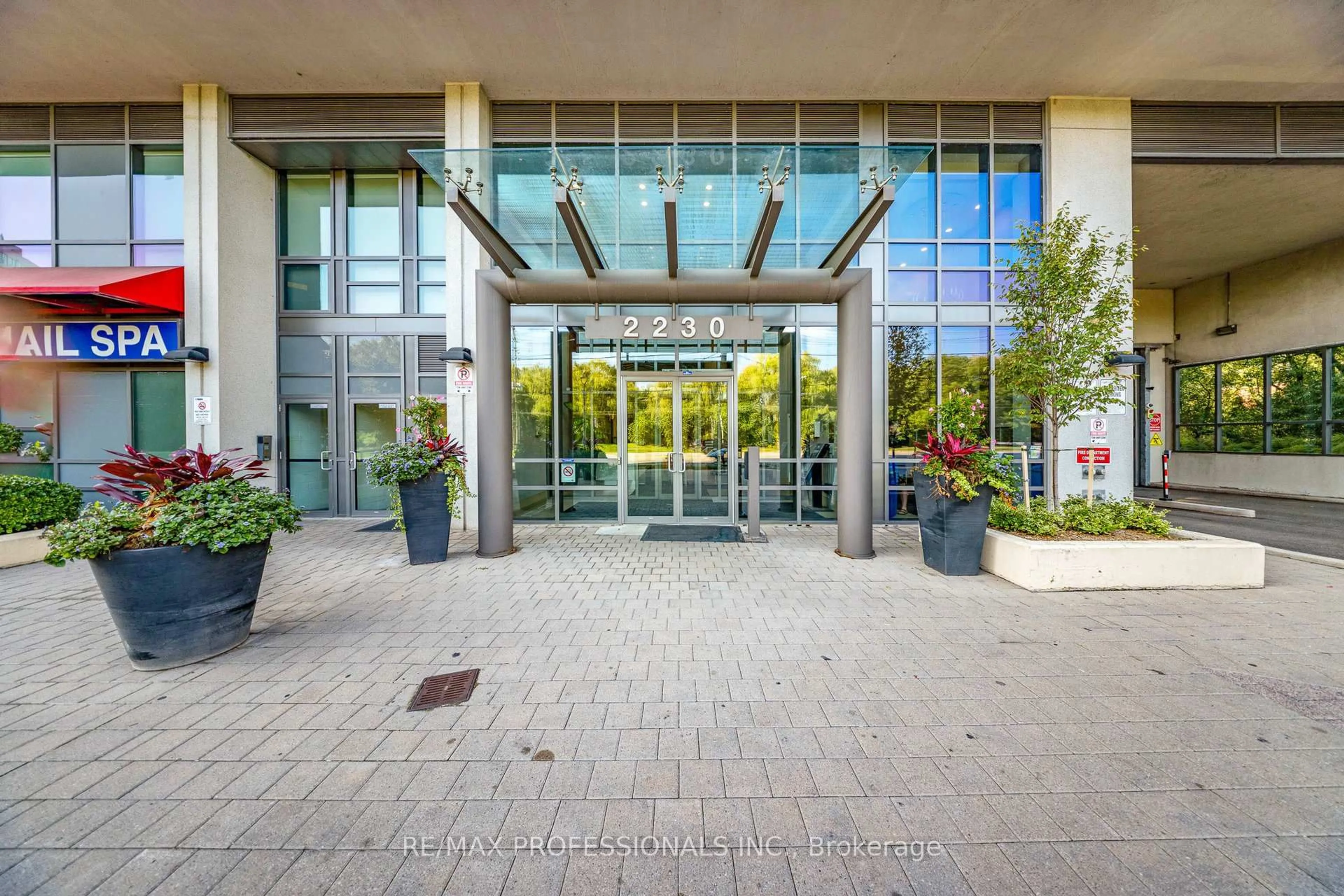 Indoor foyer for 2230 Lake Shore Blvd #4203, Toronto Ontario M8V 0B2