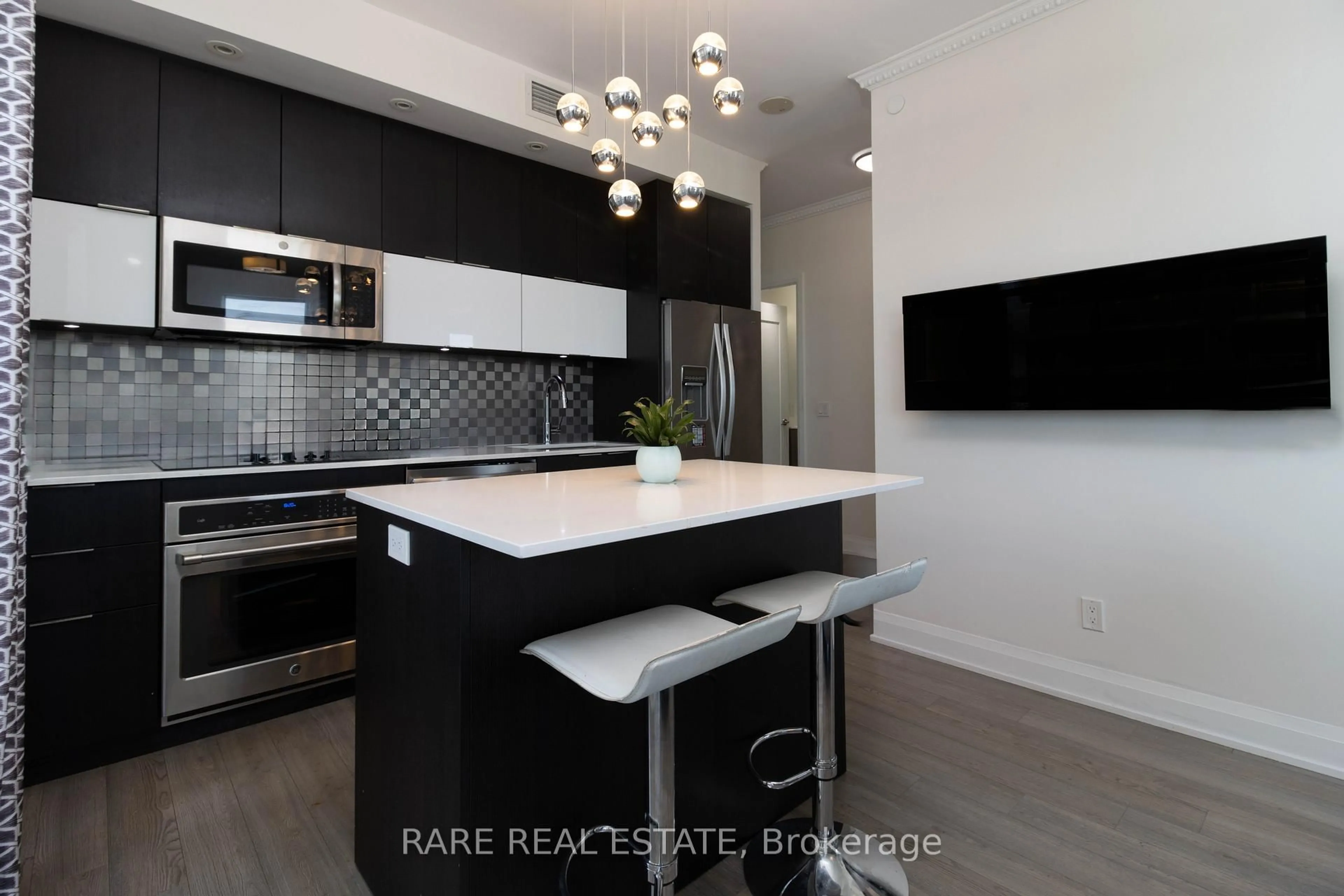Contemporary kitchen, unknown for 56 Annie Craig Dr #1908, Toronto Ontario M8V 0C8