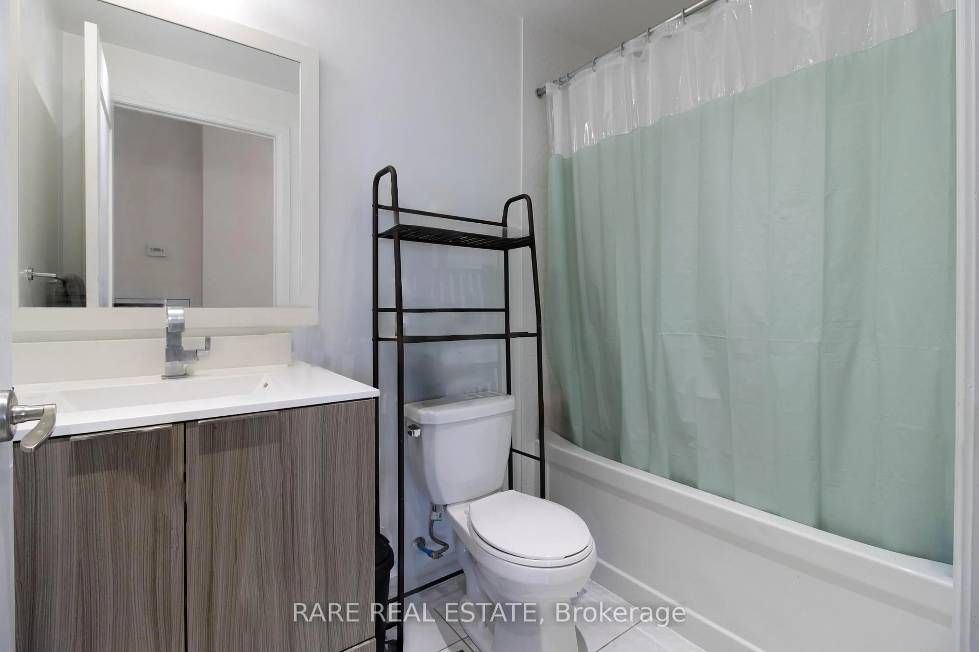 Standard bathroom, ceramic/tile floor for 56 Annie Craig Dr #1908, Toronto Ontario M8V 0C8