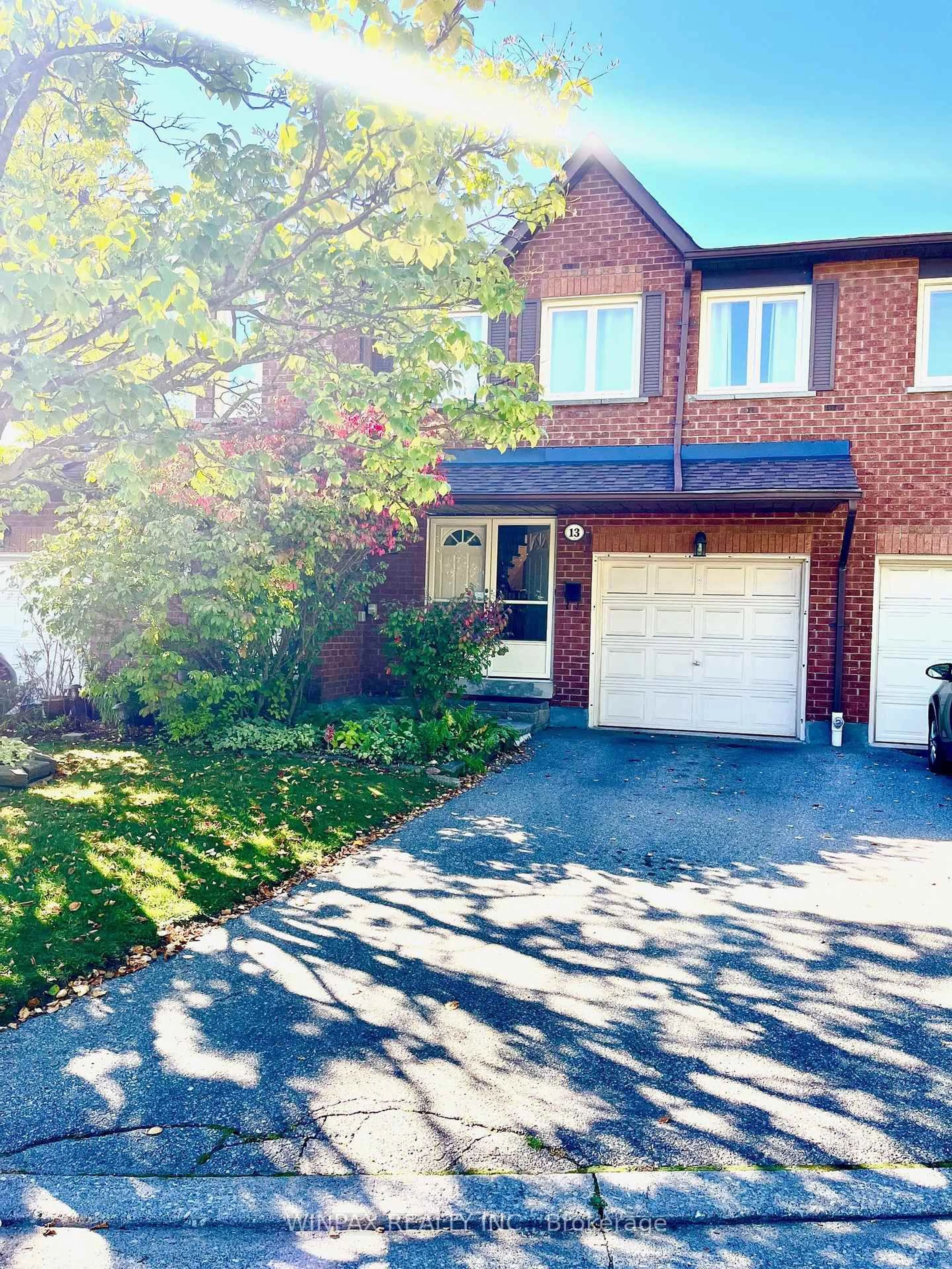Home with brick exterior material, street for 800 Constellation Dr #13, Mississauga Ontario L5R 3L6