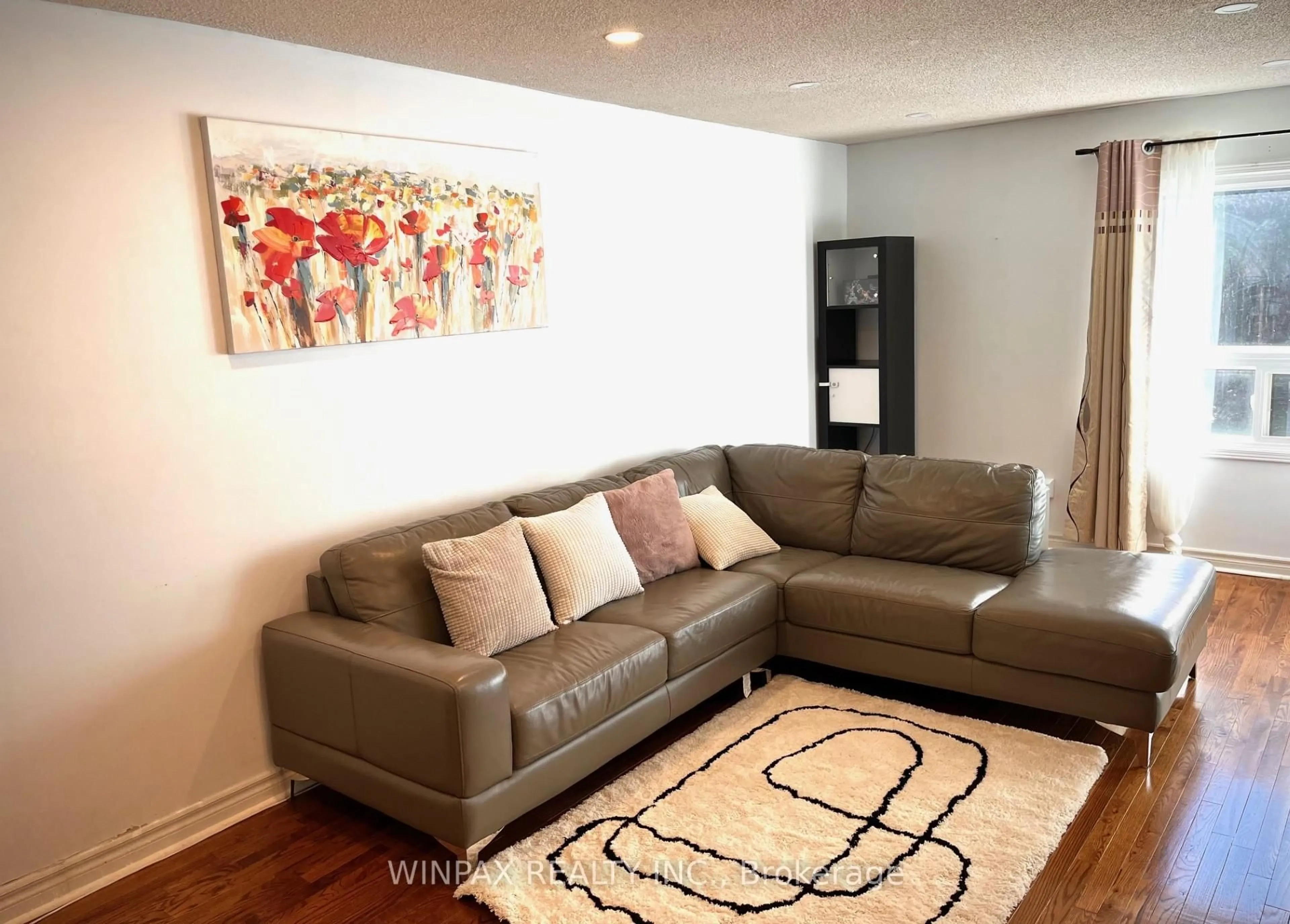 Living room with furniture, unknown for 800 Constellation Dr #13, Mississauga Ontario L5R 3L6