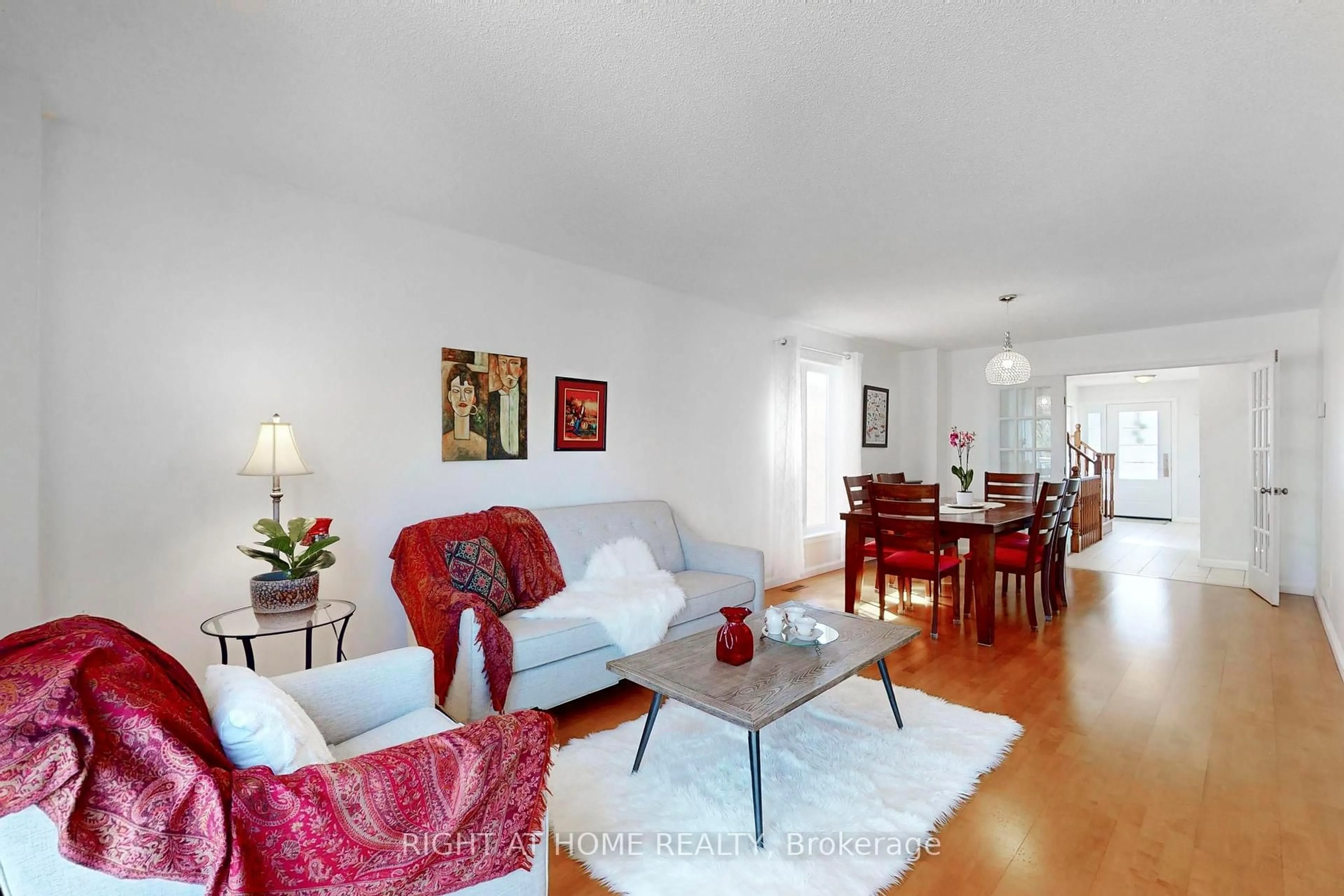 Living room with furniture, unknown for 1329 Sweetbirch Crt, Mississauga Ontario L5C 3R4