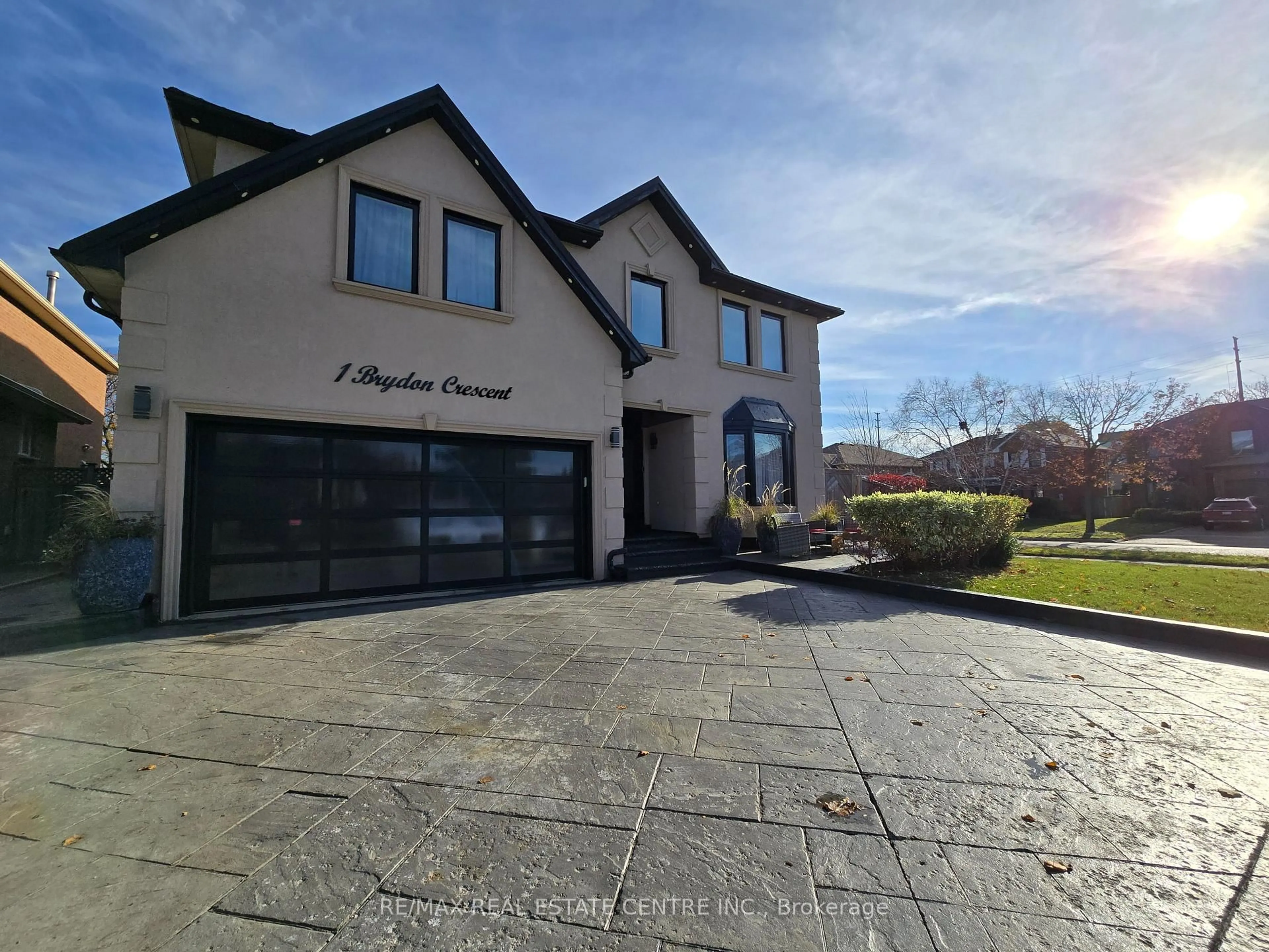 A pic from outside/outdoor area/front of a property/back of a property/a pic from drone, street for 1 Brydon Cres, Brampton Ontario L6X 3H5
