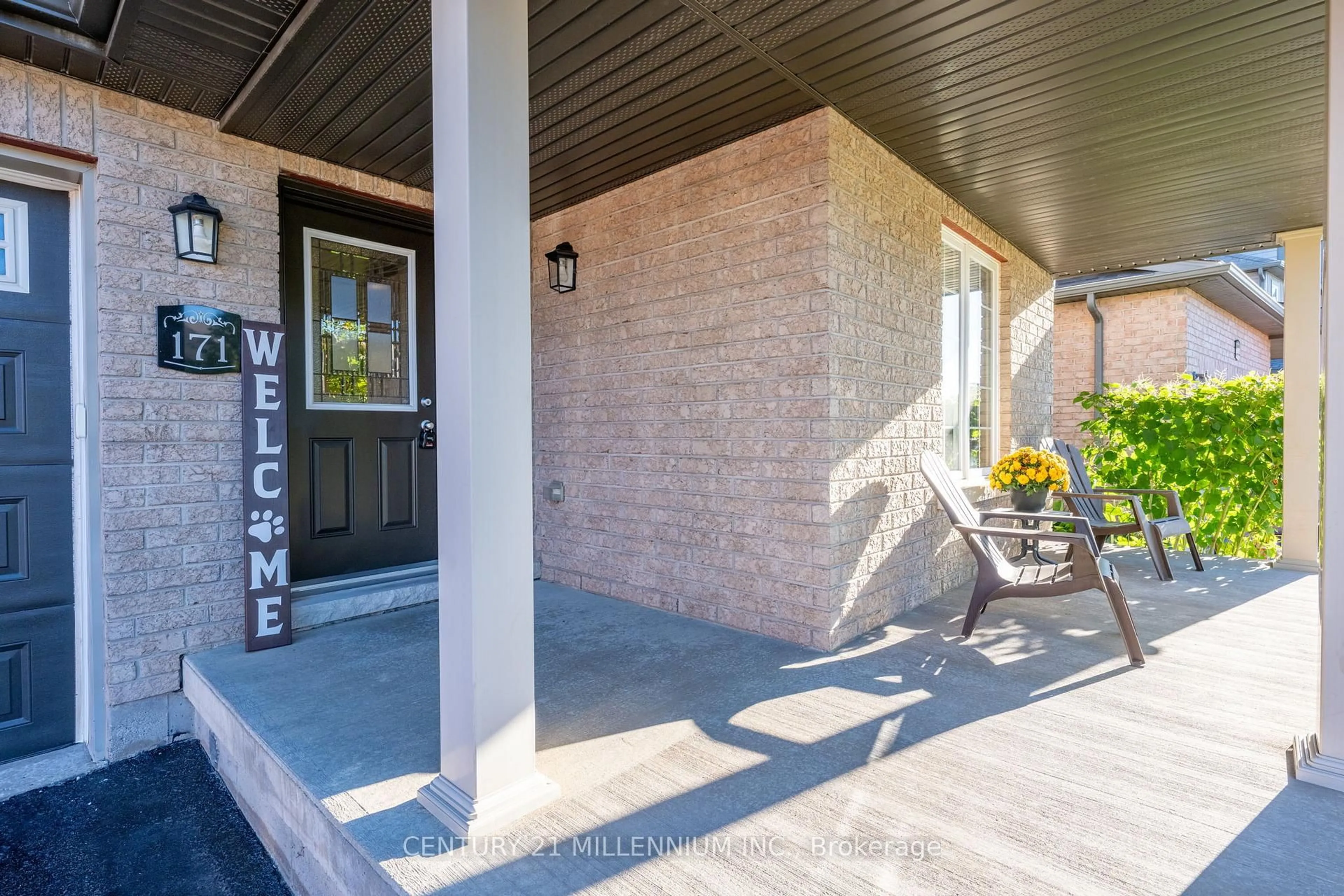Indoor entryway for 171 Elaine Dr, Orangeville Ontario L9W 4S5