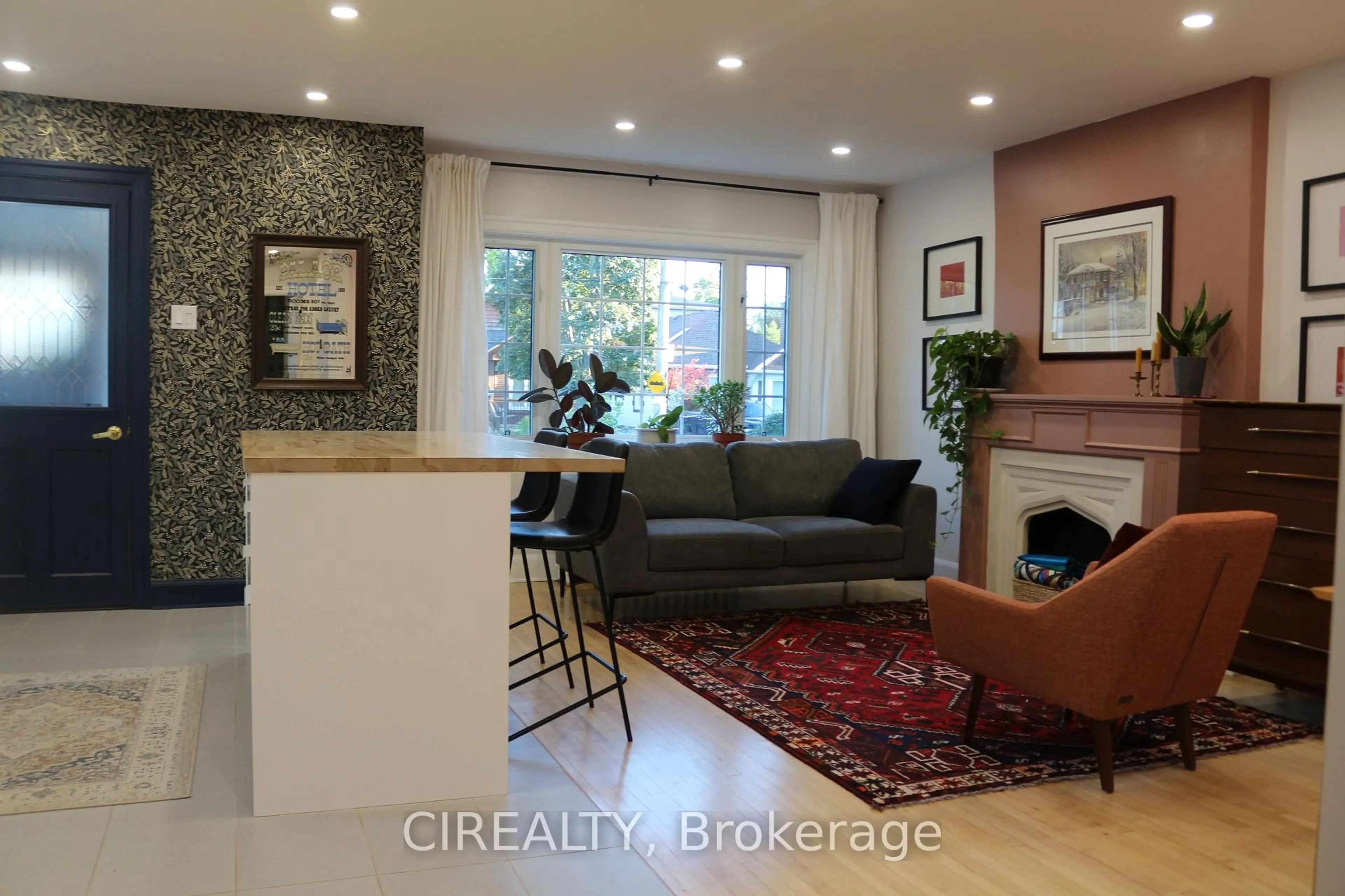 Living room with furniture, unknown for 140 Ellins Ave, Toronto Ontario M6N 2B1