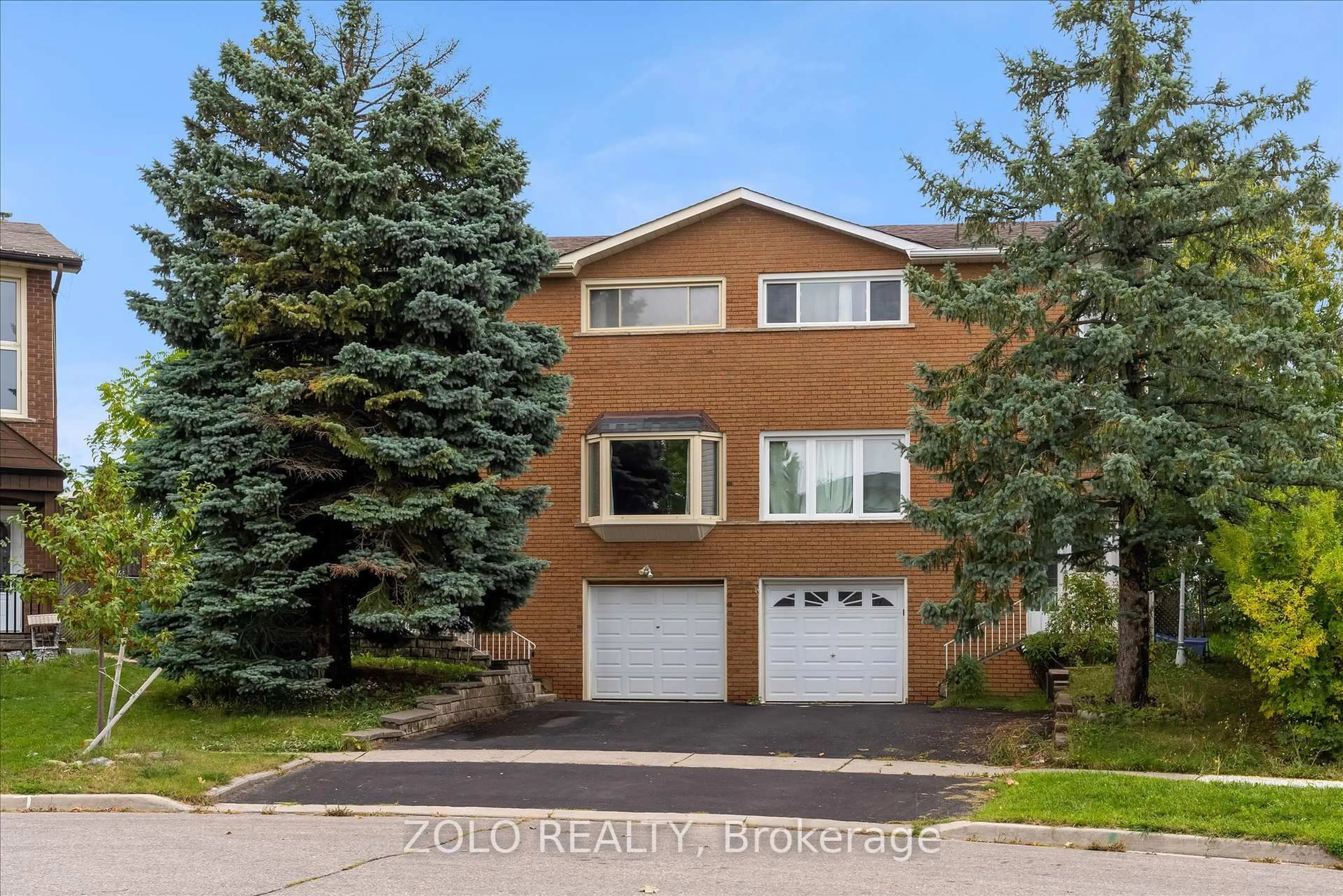 Home with brick exterior material, street for 29 Newlyn Cres, Brampton Ontario L6V 3A9