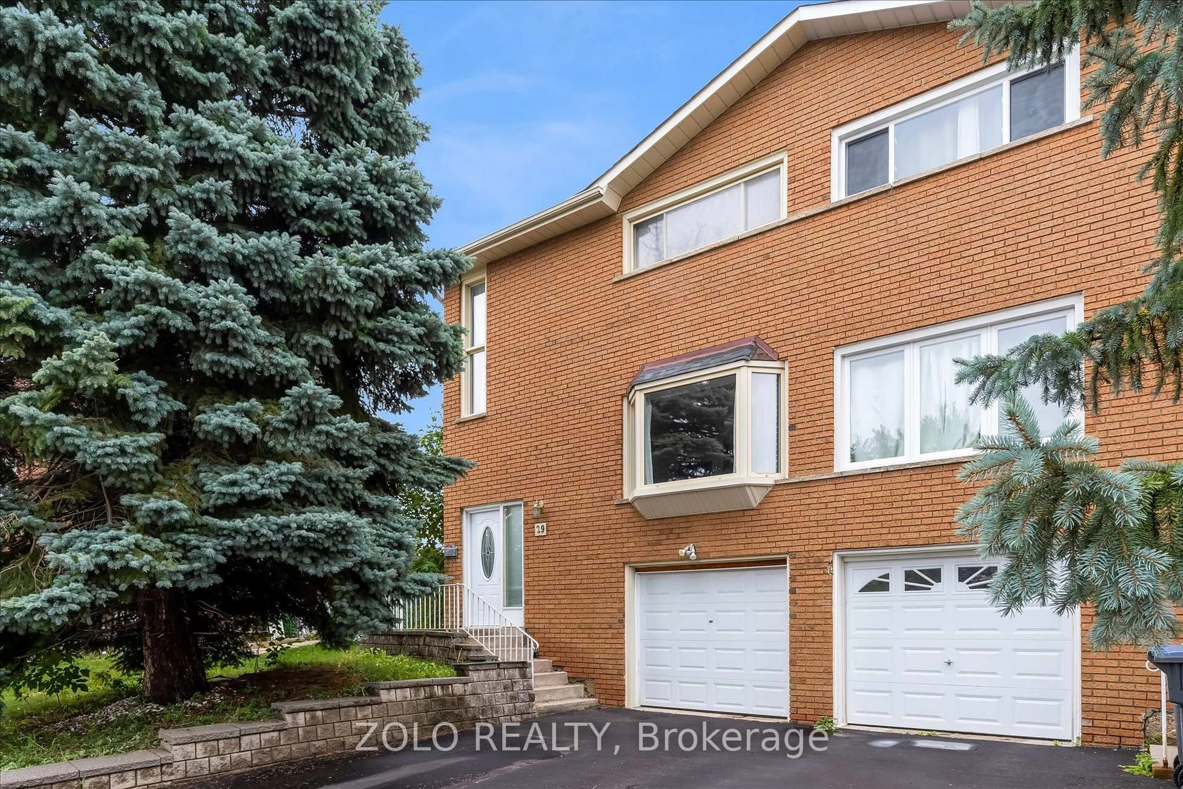 Home with brick exterior material, street for 29 Newlyn Cres, Brampton Ontario L6V 3A9