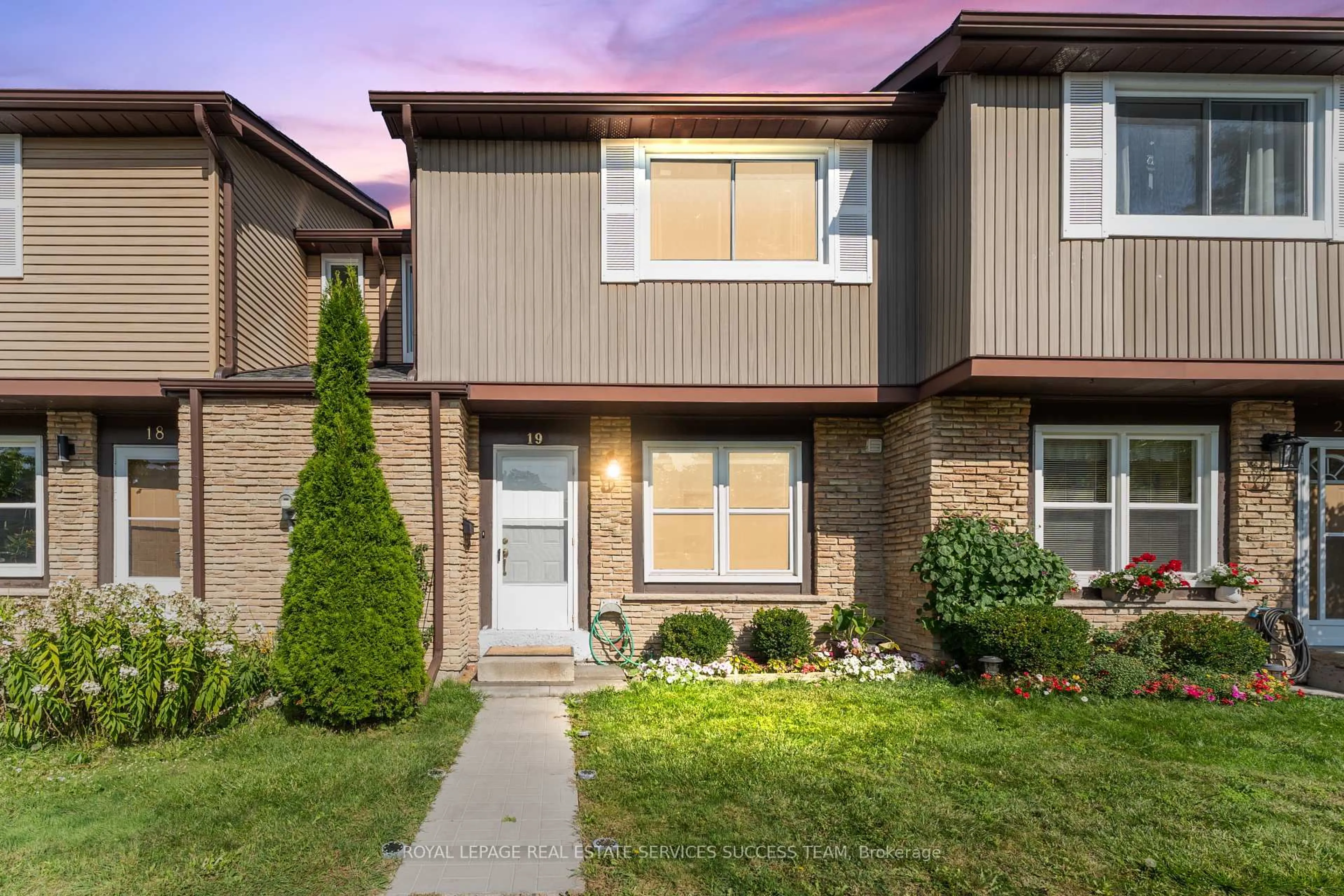 Unknown for 120 Falconer Dr #19, Mississauga Ontario L5N 1P5