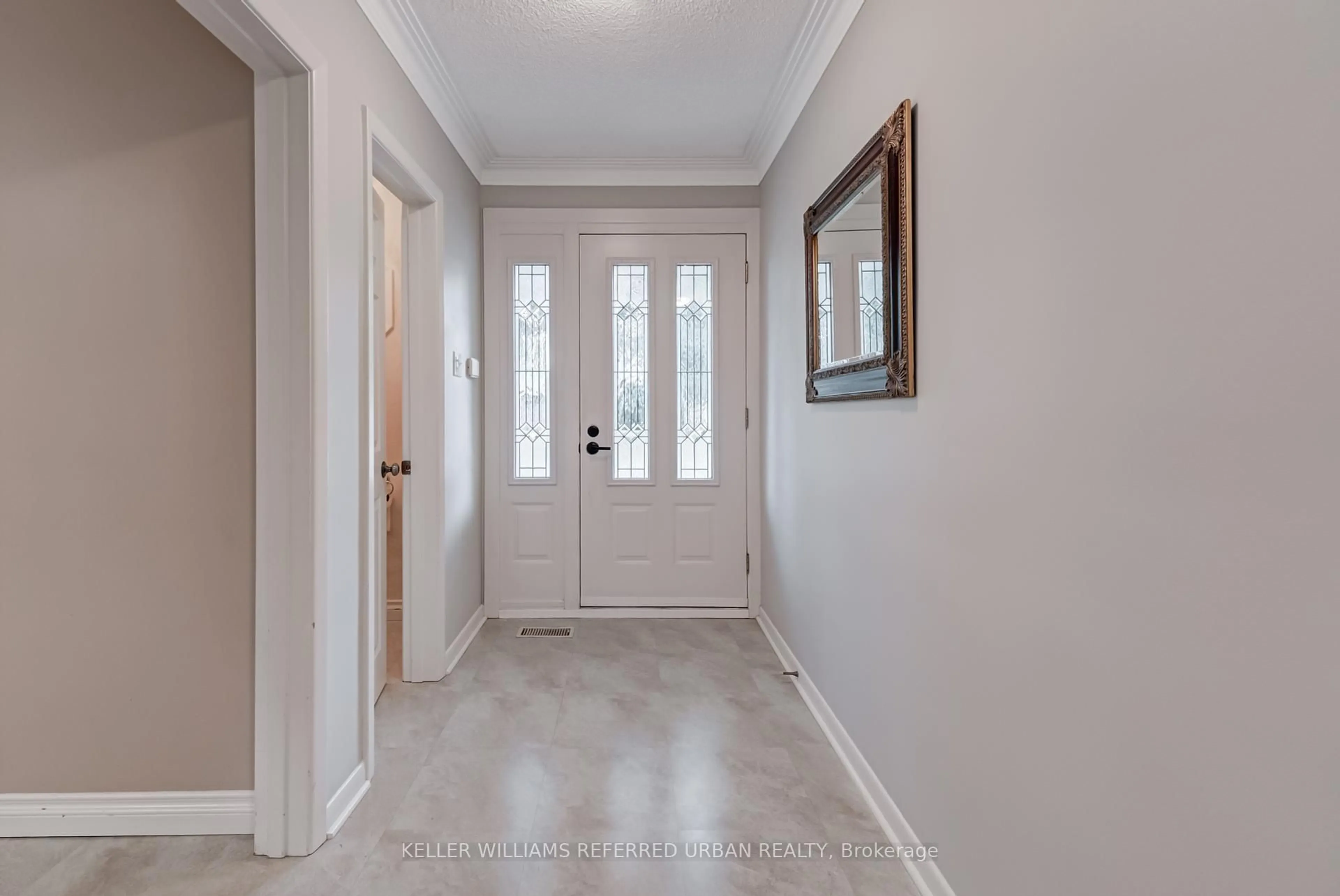 Indoor entryway for 26 Foxmeadow Rd, Toronto Ontario M9R 1E5