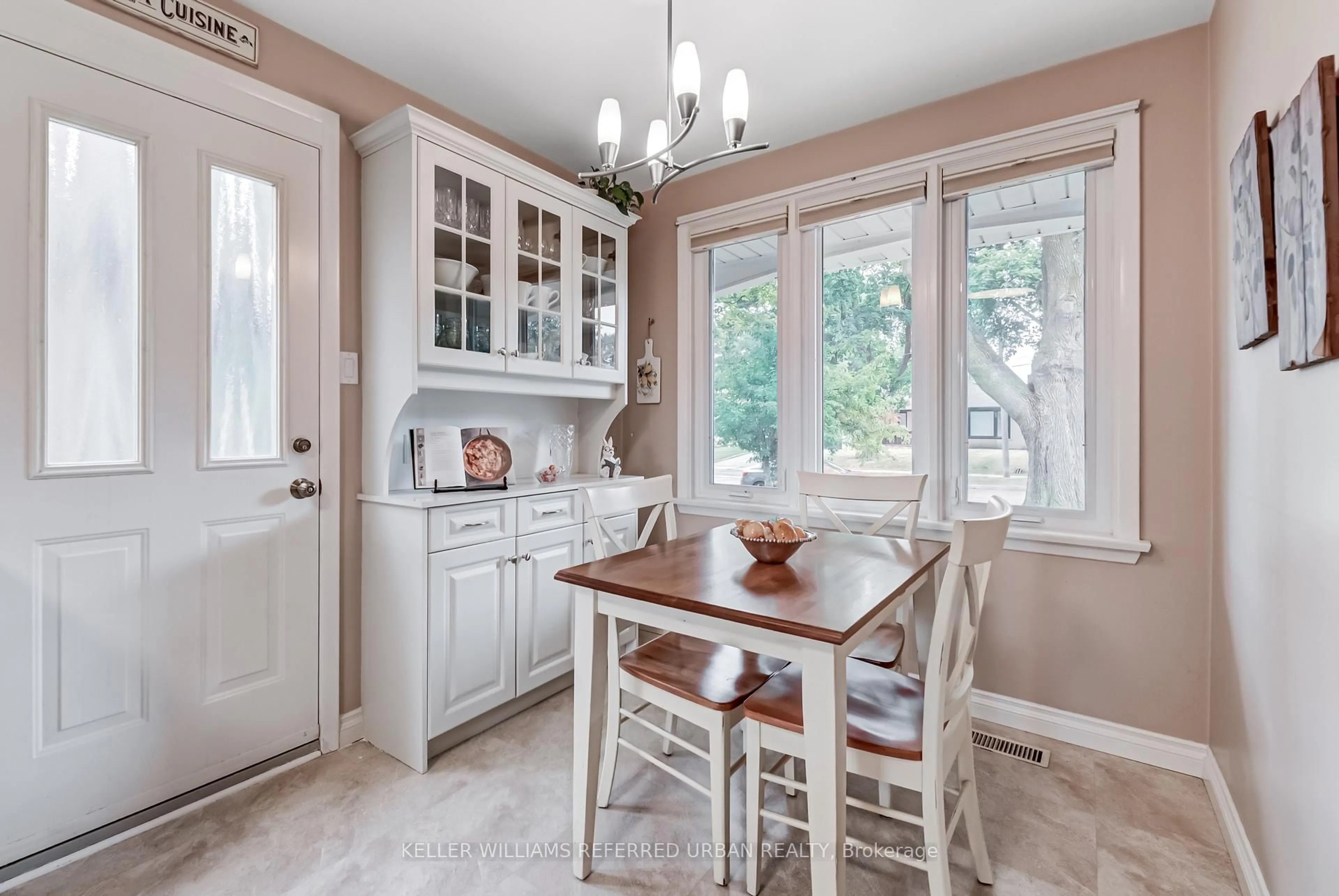 Open concept kitchen, unknown for 26 Foxmeadow Rd, Toronto Ontario M9R 1E5