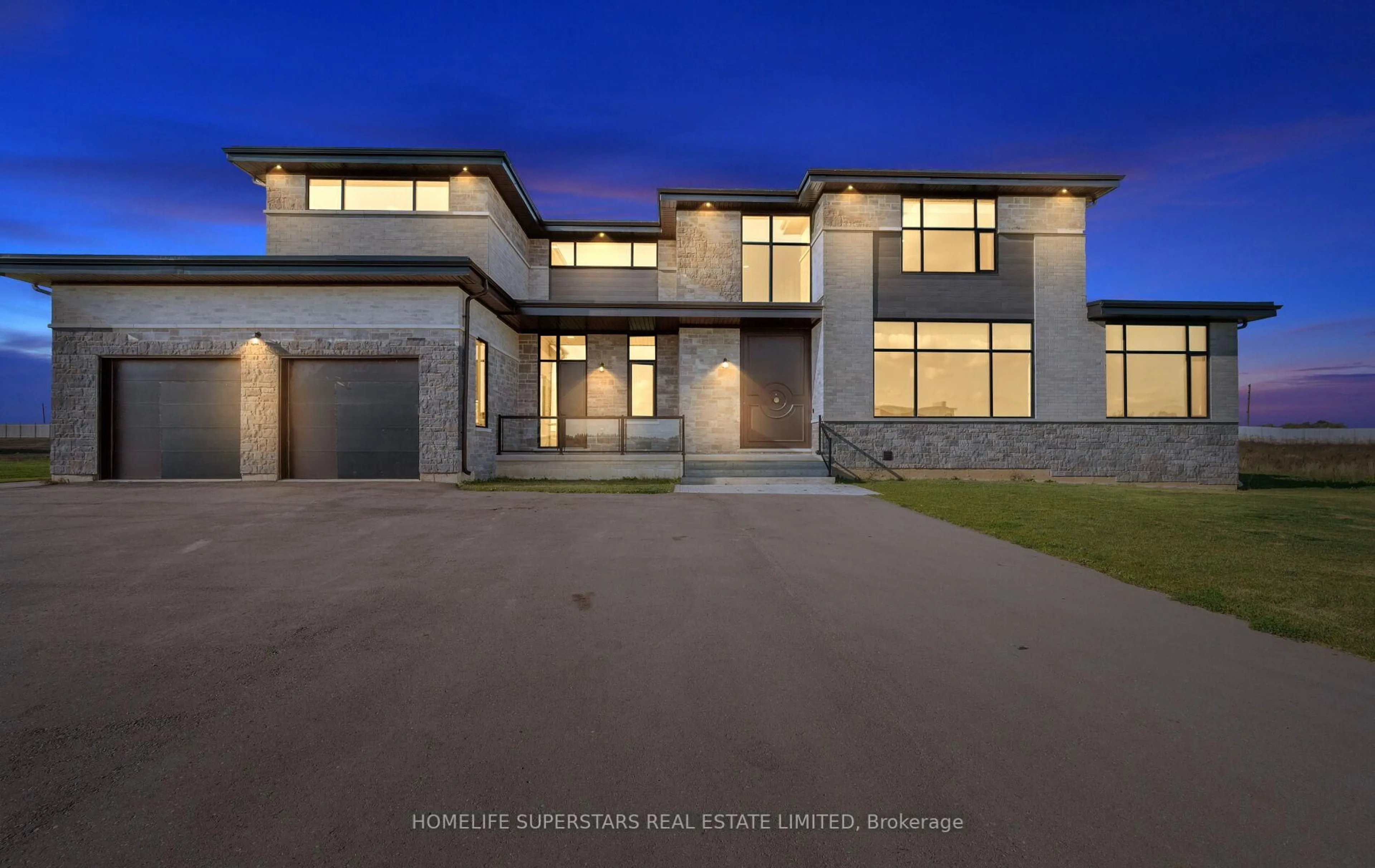 Home with brick exterior material, street for 32 Sugarbush Crt, Halton Hills Ontario L7G 4S7