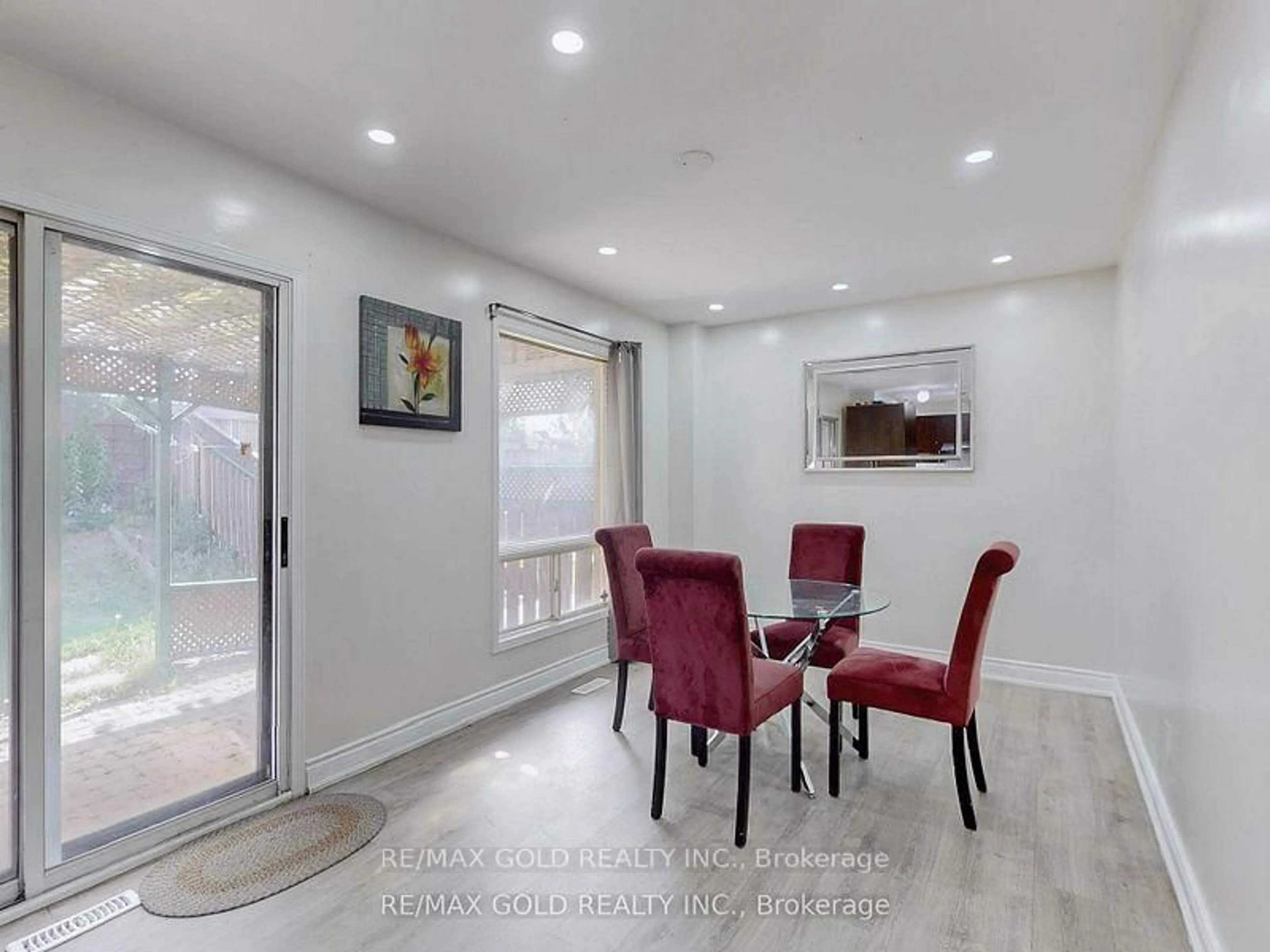 Dining room, wood/laminate floor for 78 Fern Valley Cres, Brampton Ontario L6R 1K5