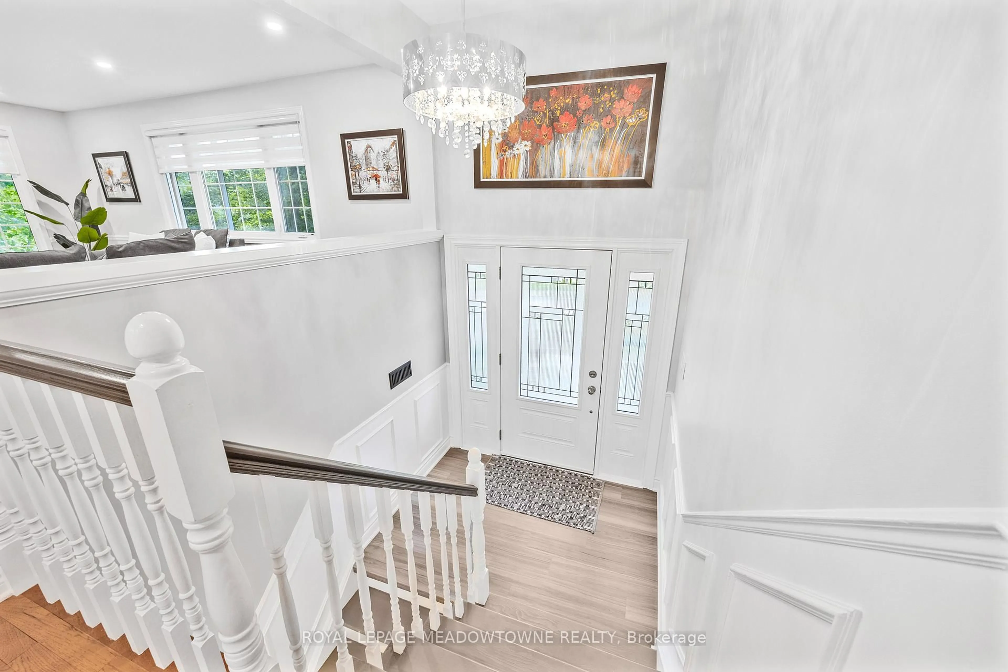 Indoor entryway for 106 Campbell Ave, Milton Ontario L0P 1B0