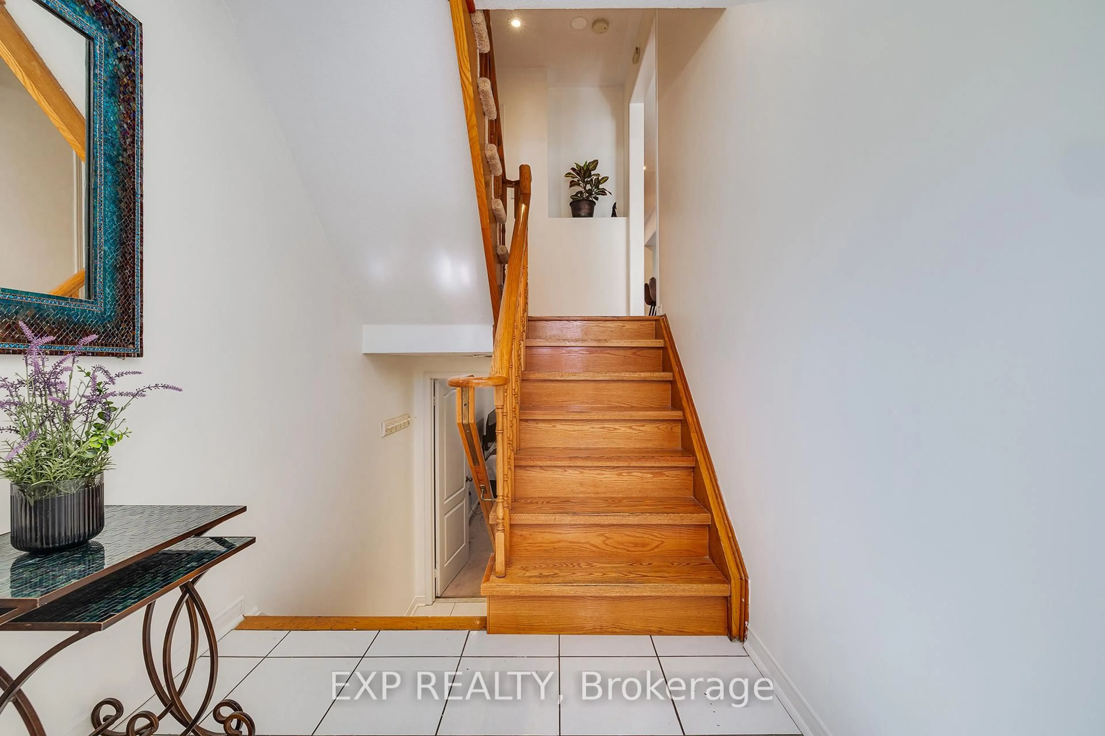 Unknown for 1591 South Parade Crt #24, Mississauga Ontario L5M 6G1